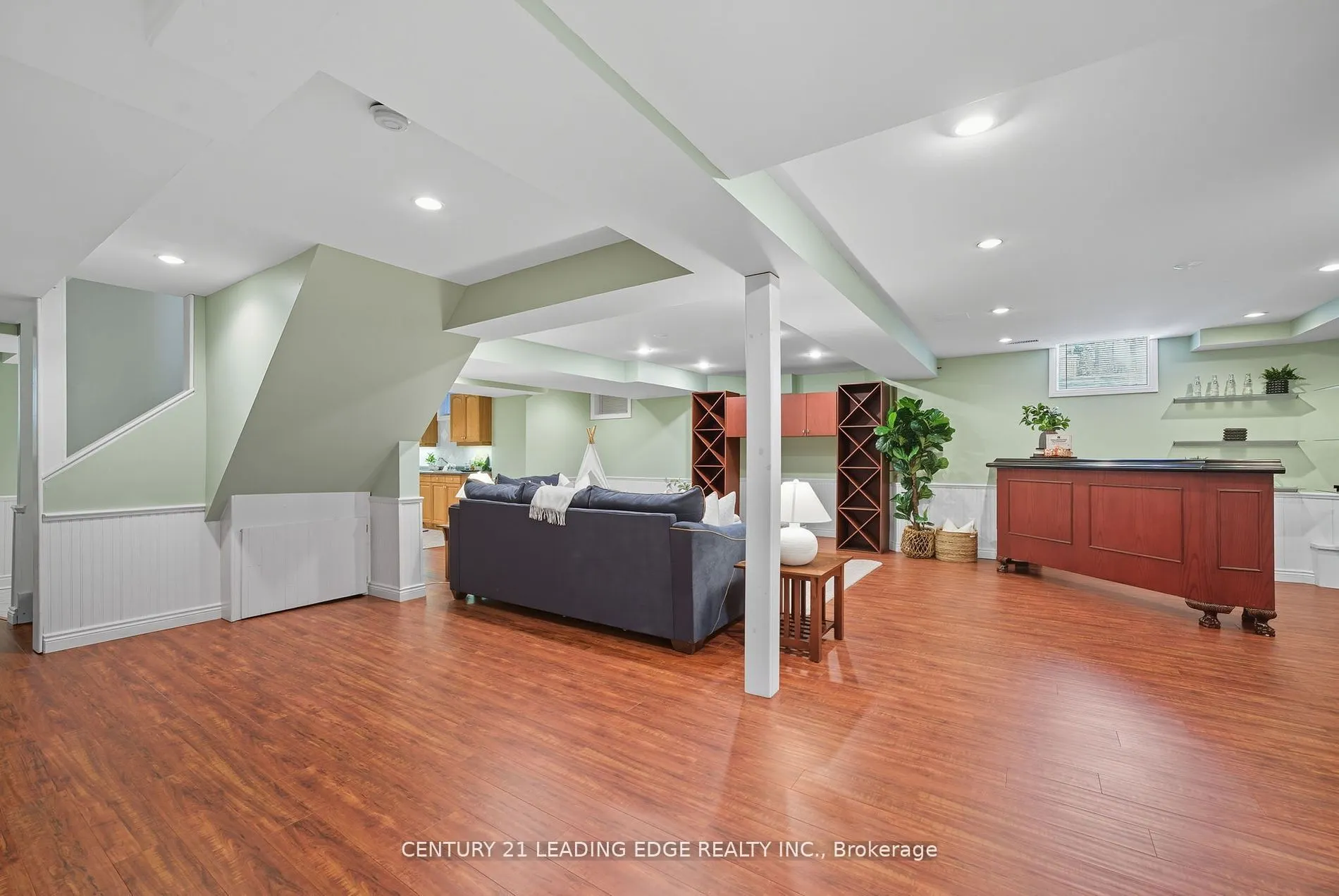 2308 Abbott Crescent