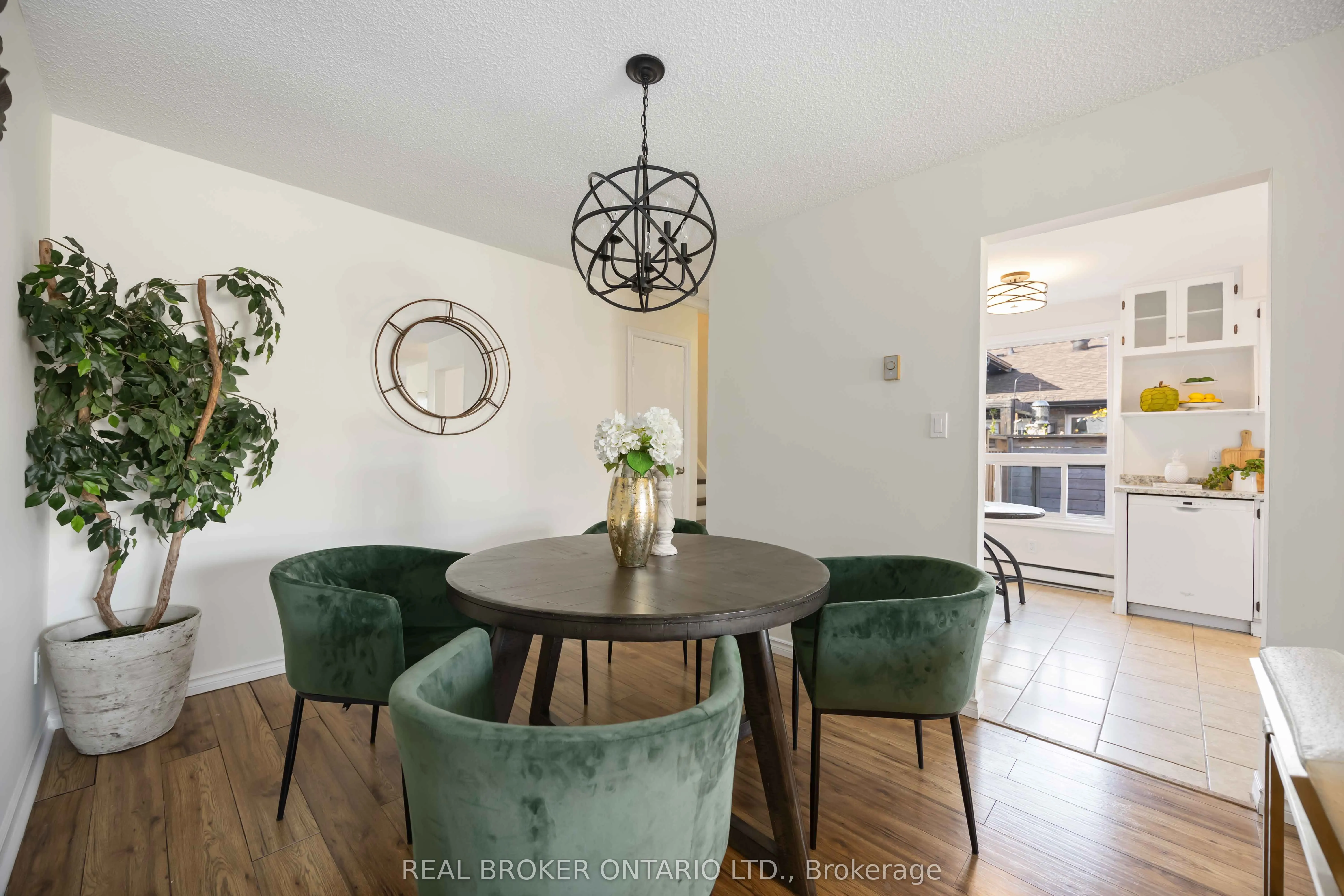 602 Dorchester Drive