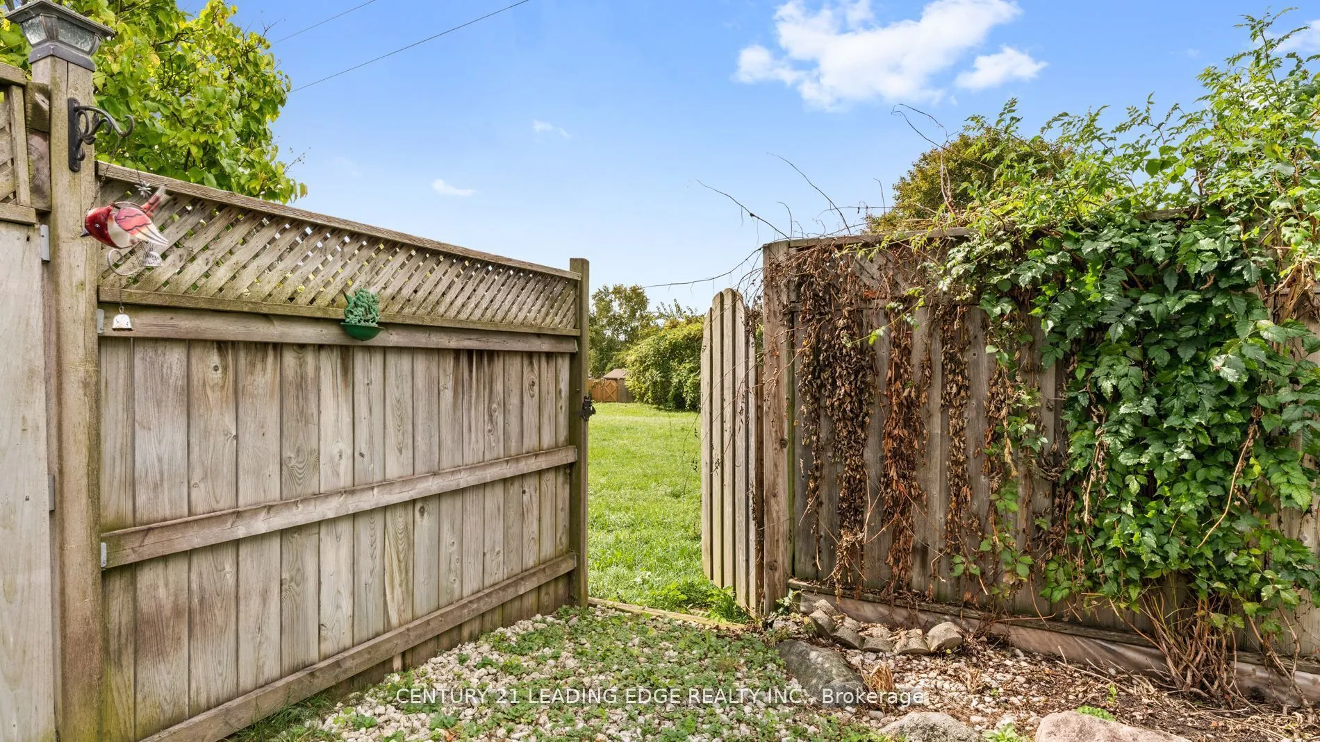 385 Compton Crescent