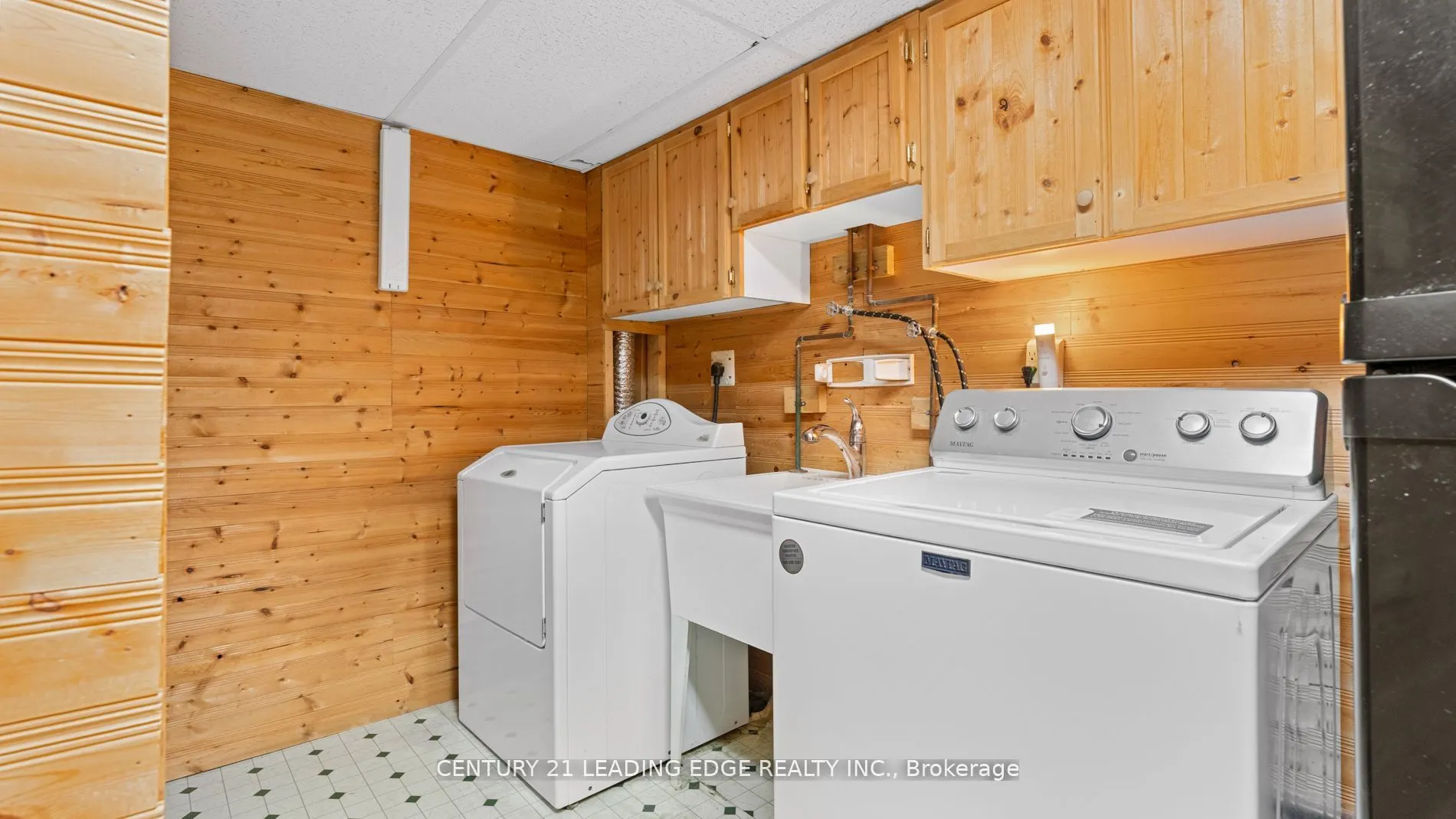 385 Compton Crescent