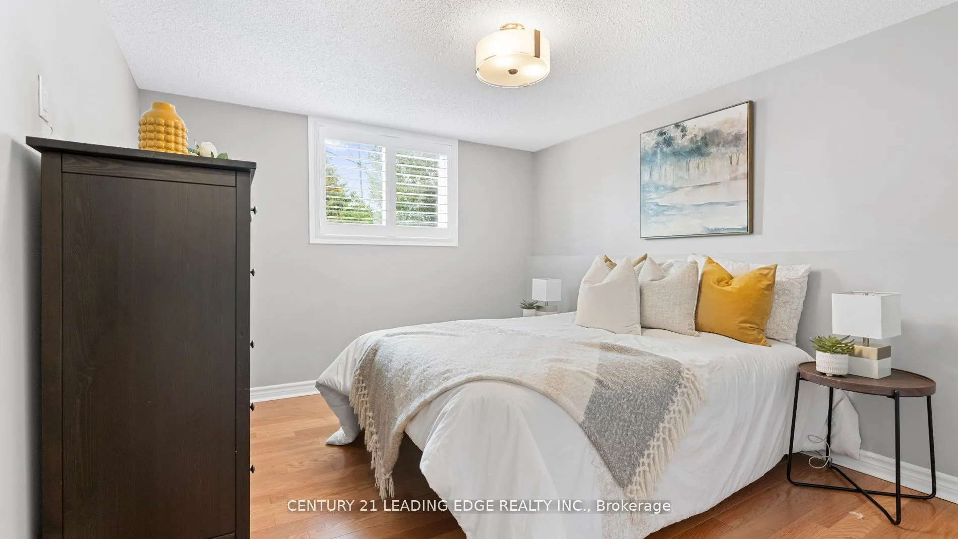 385 Compton Crescent