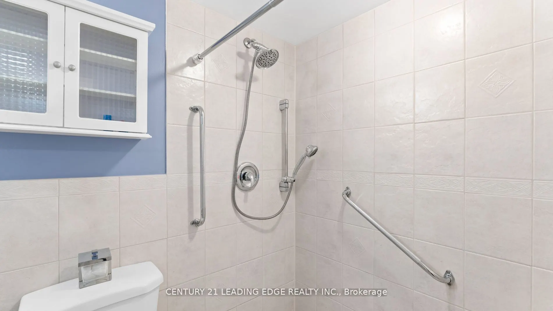 385 Compton Crescent