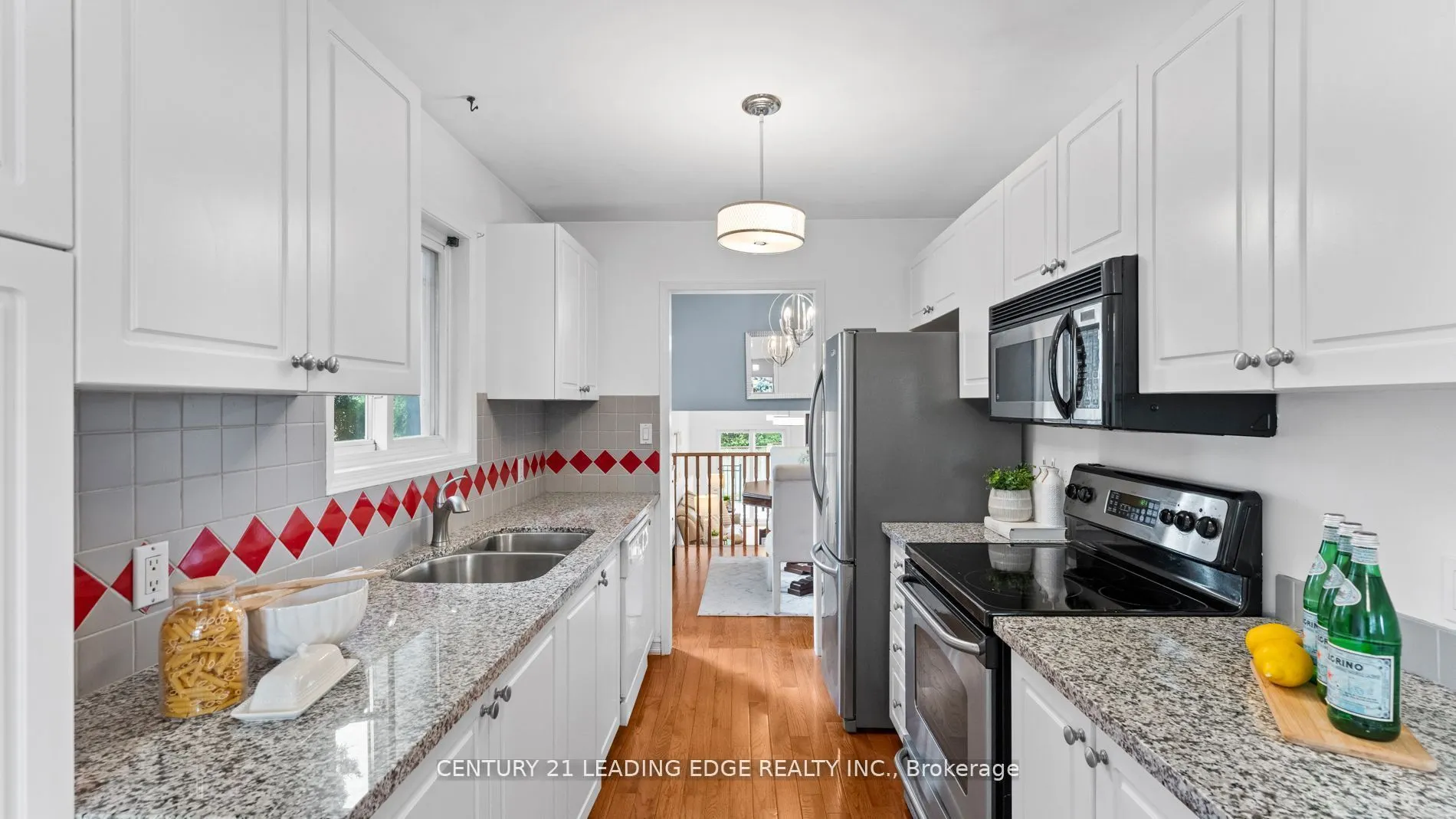 385 Compton Crescent