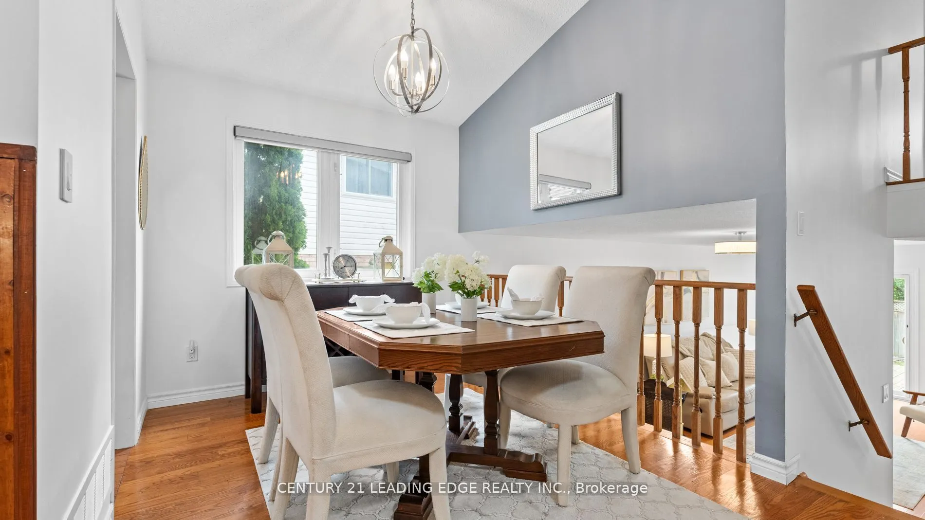 385 Compton Crescent