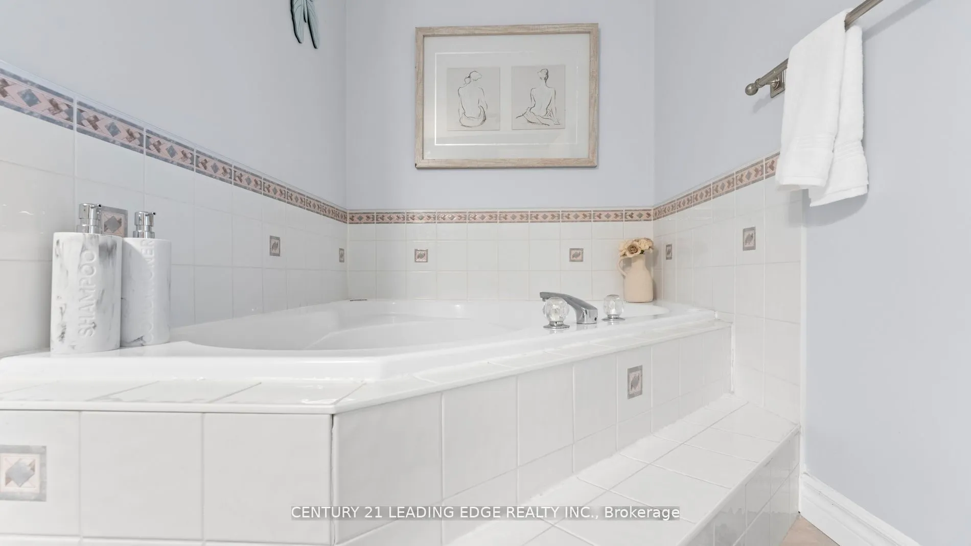 385 Compton Crescent