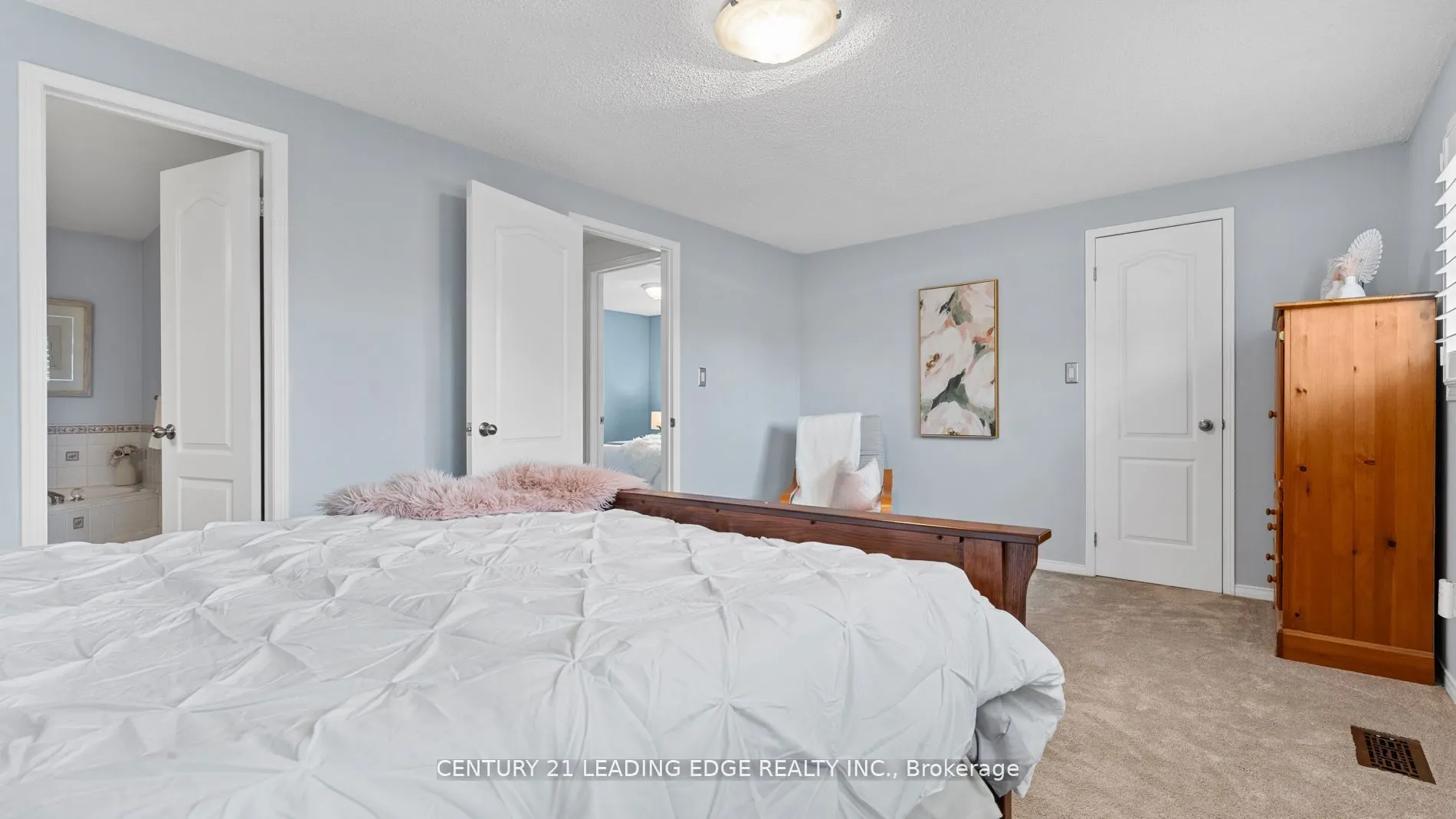 385 Compton Crescent