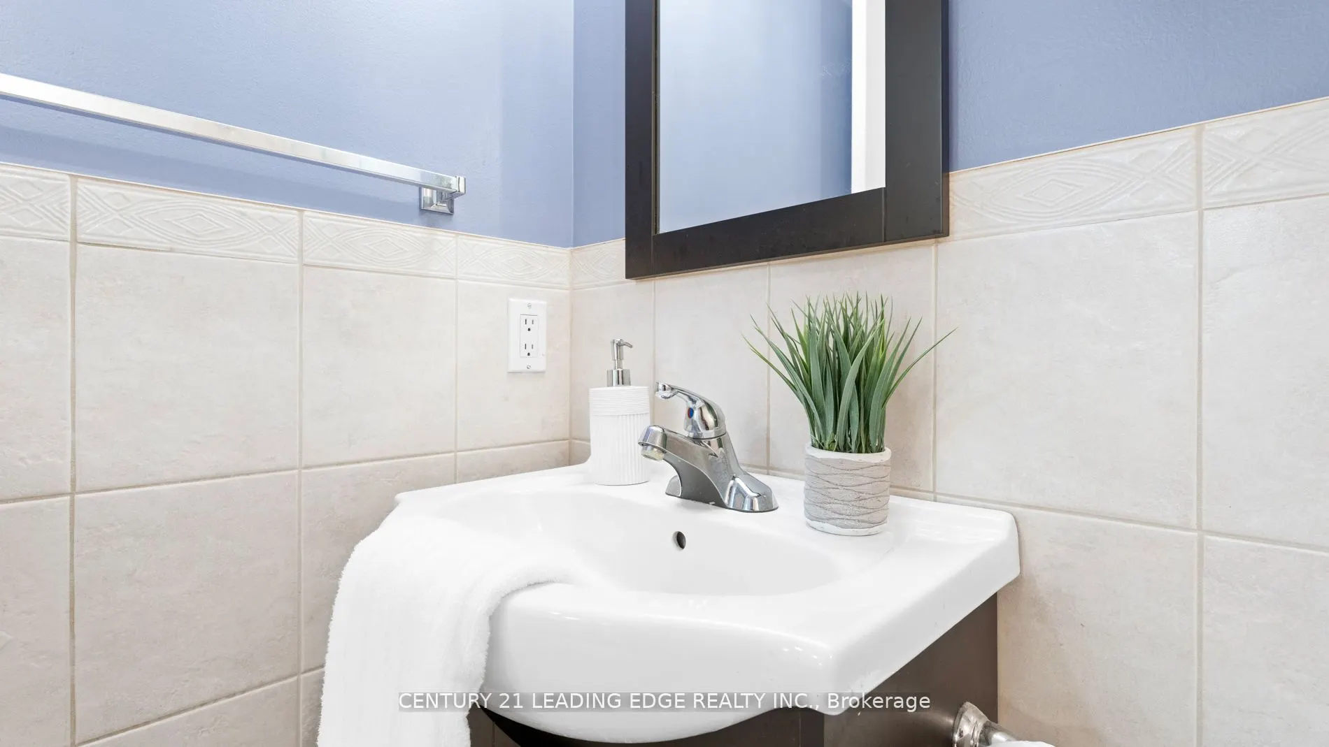 385 Compton Crescent