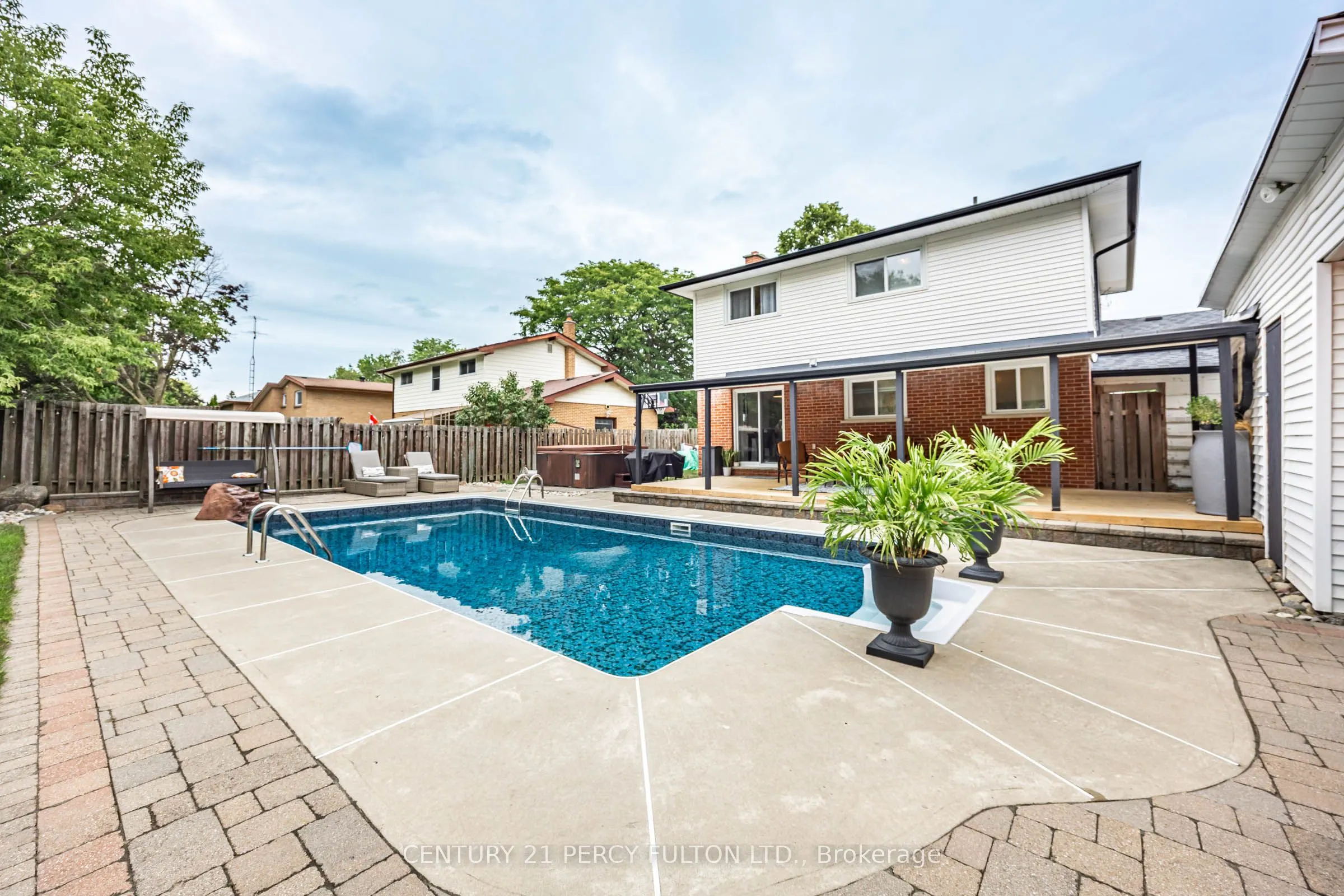 904 Somerville Street