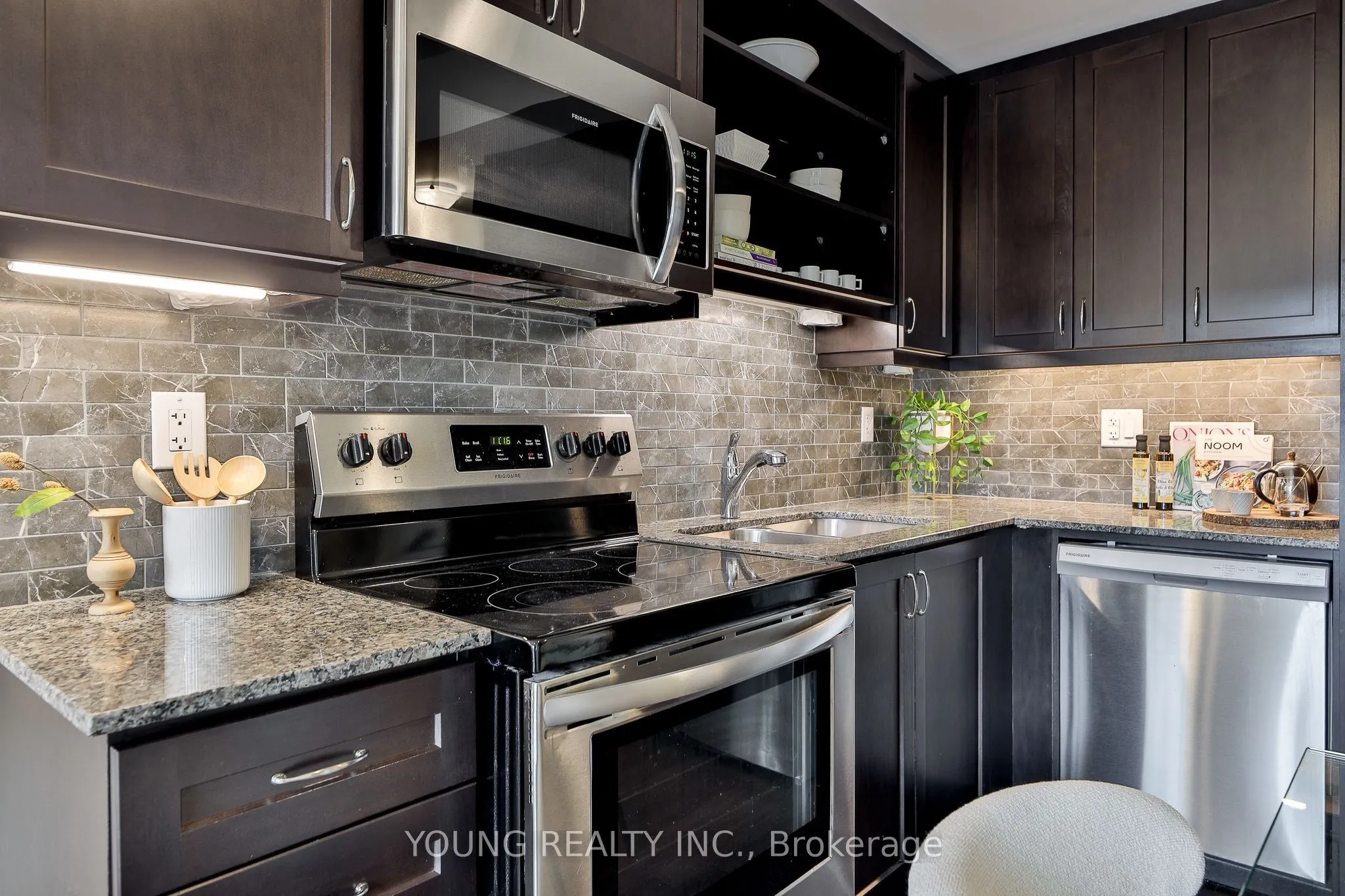 2791 EGLINTON Avenue E, #527