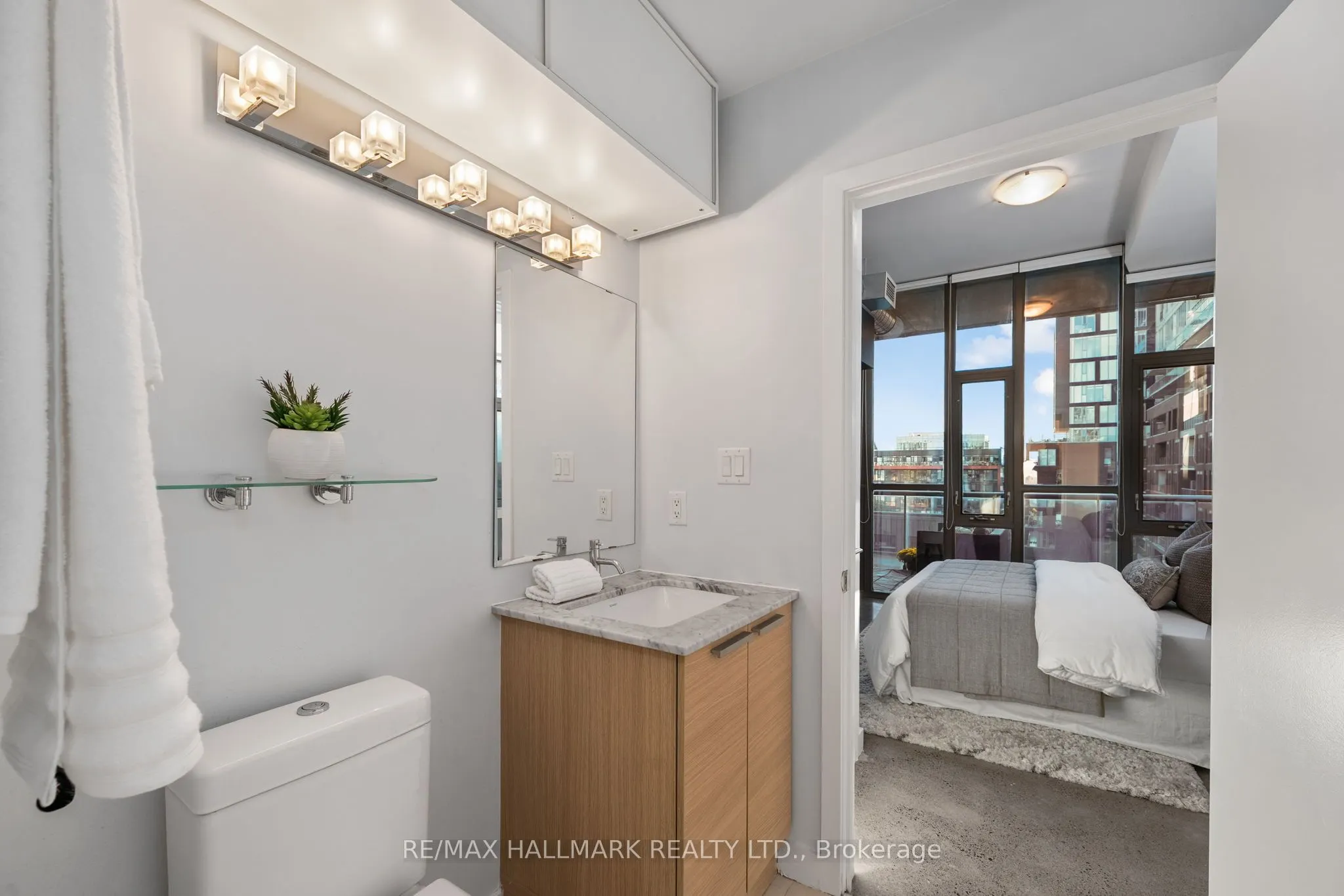 625 Queen Street E, #503