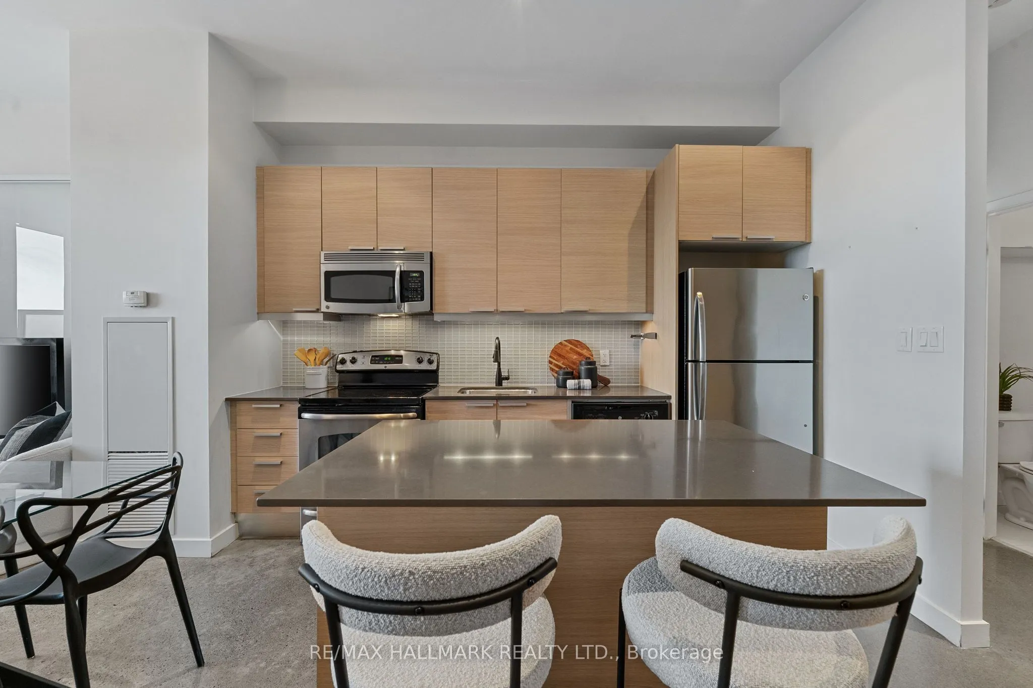 625 Queen Street E, #503