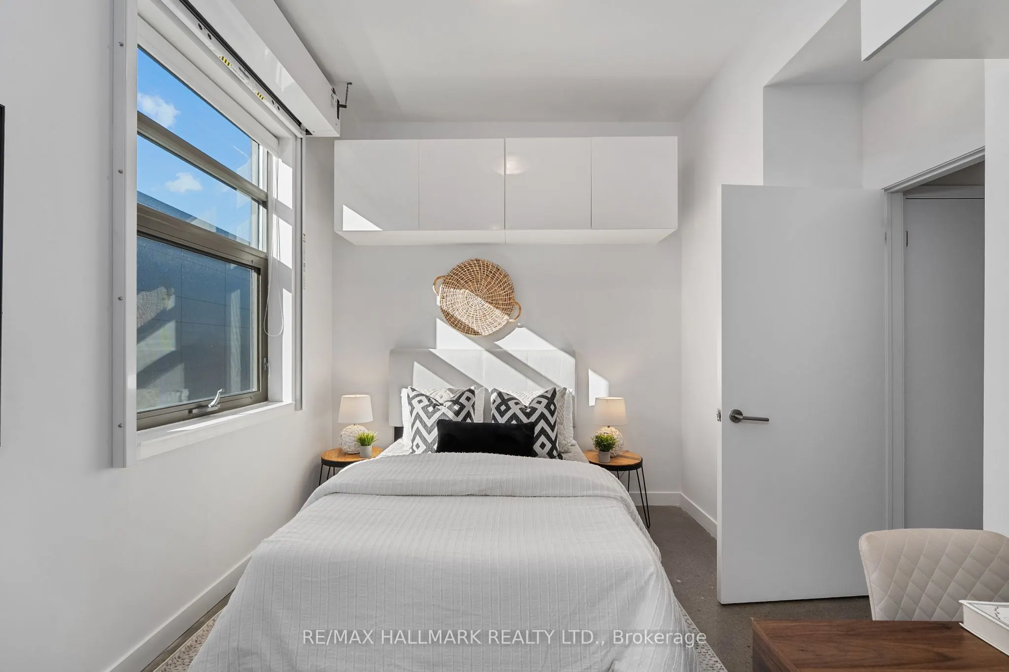 625 Queen Street E, #503