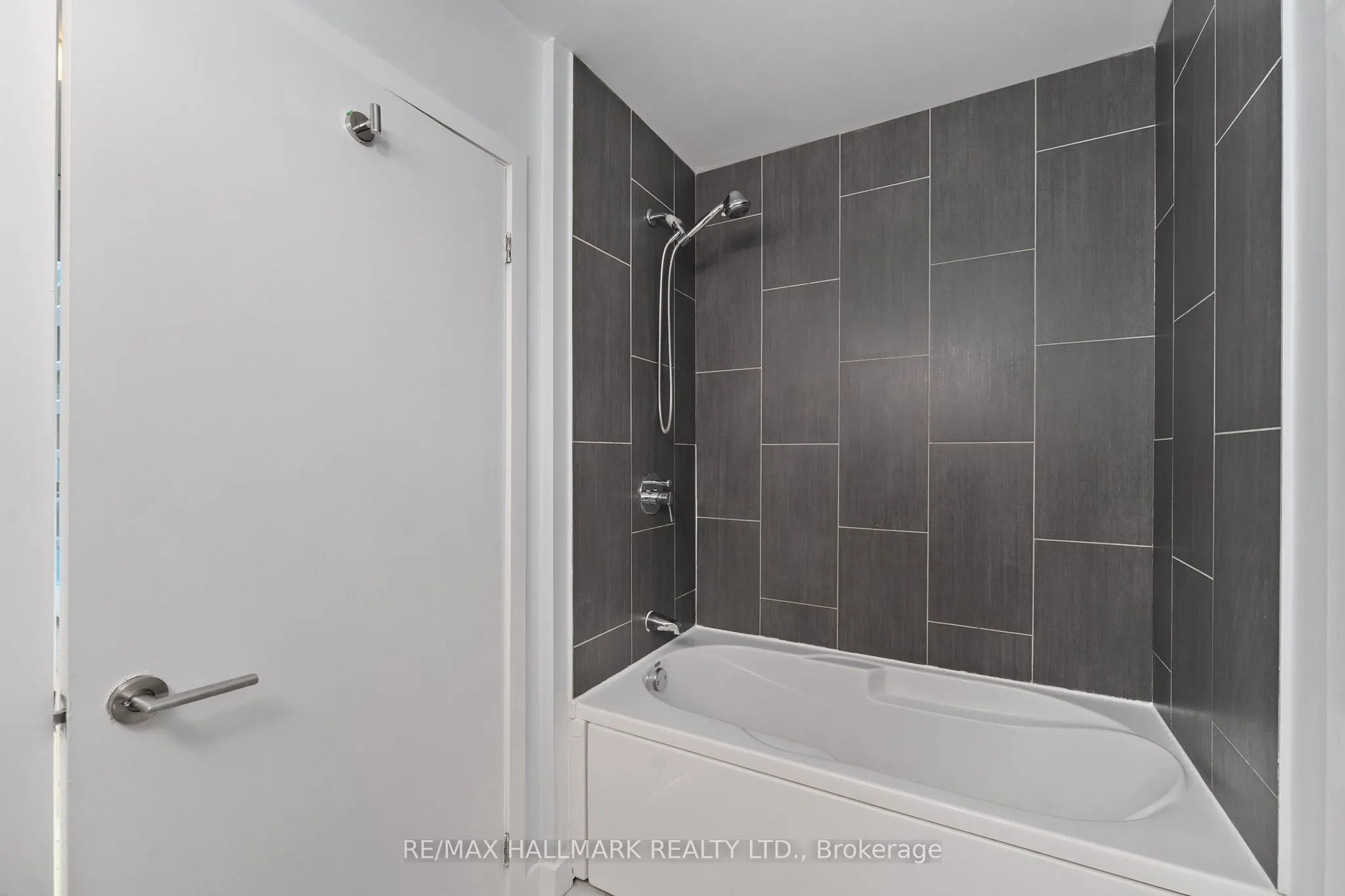 625 Queen Street E, #503