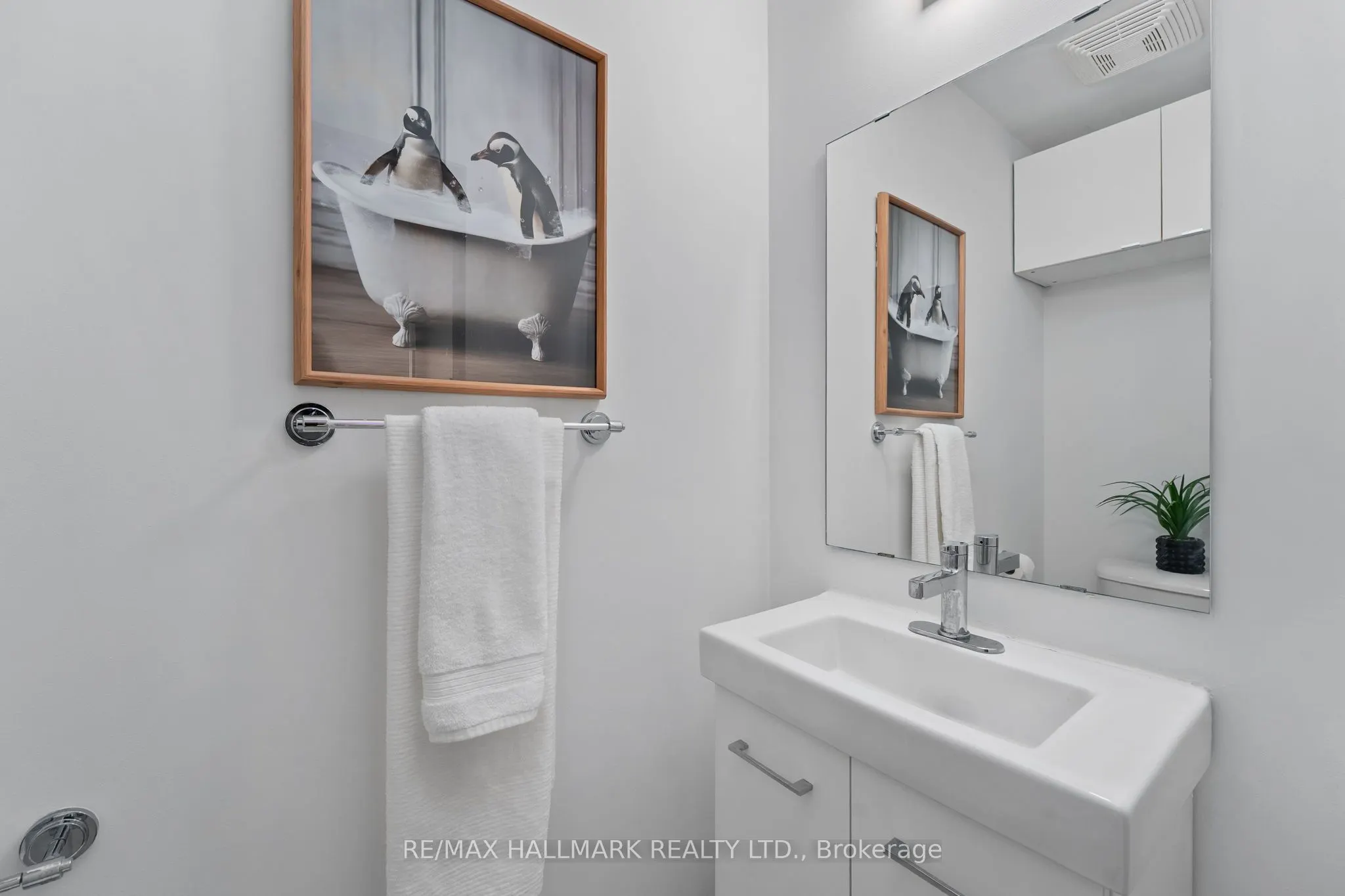 625 Queen Street E, #503