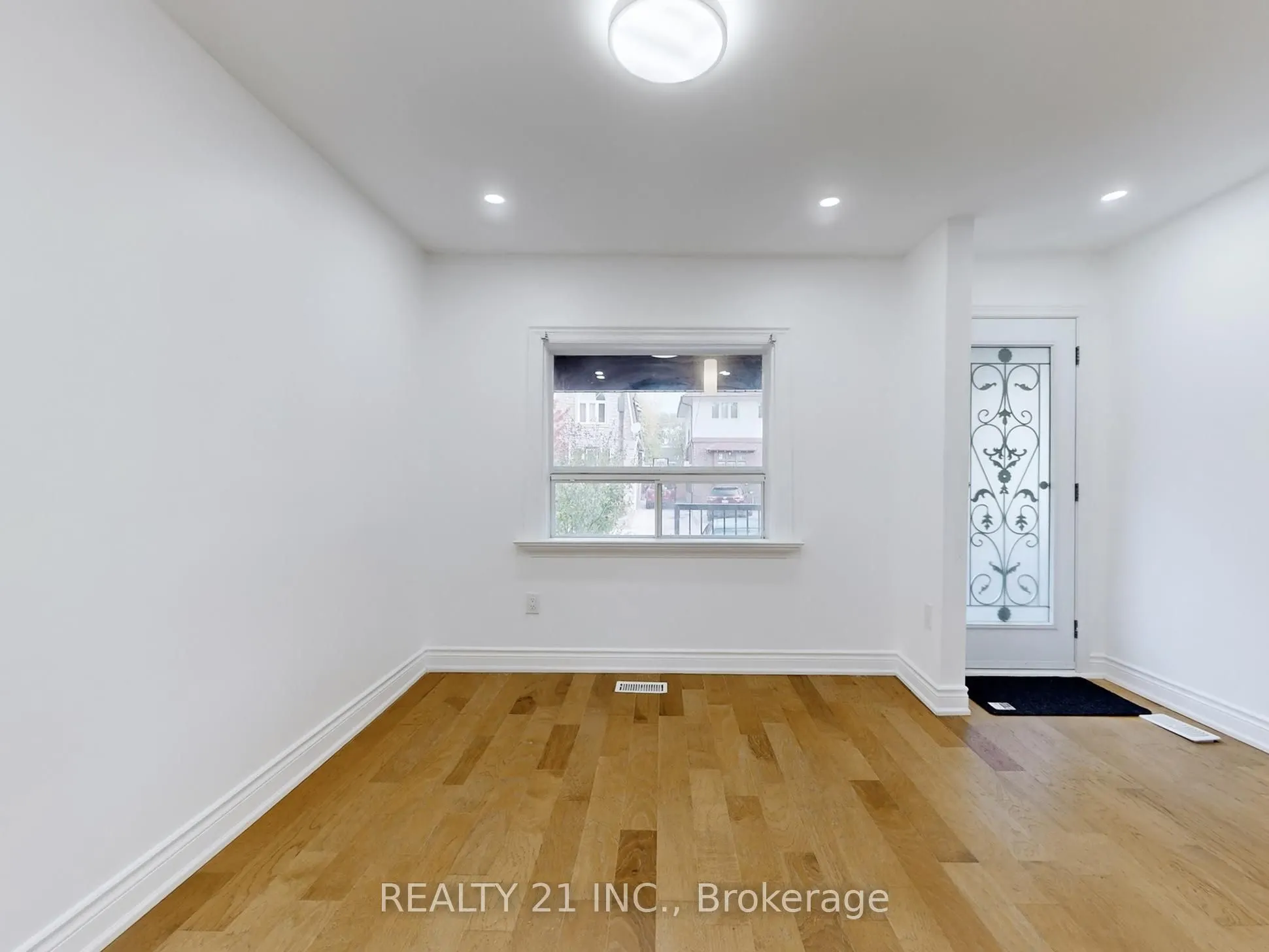 92 King Edward Ave Avenue