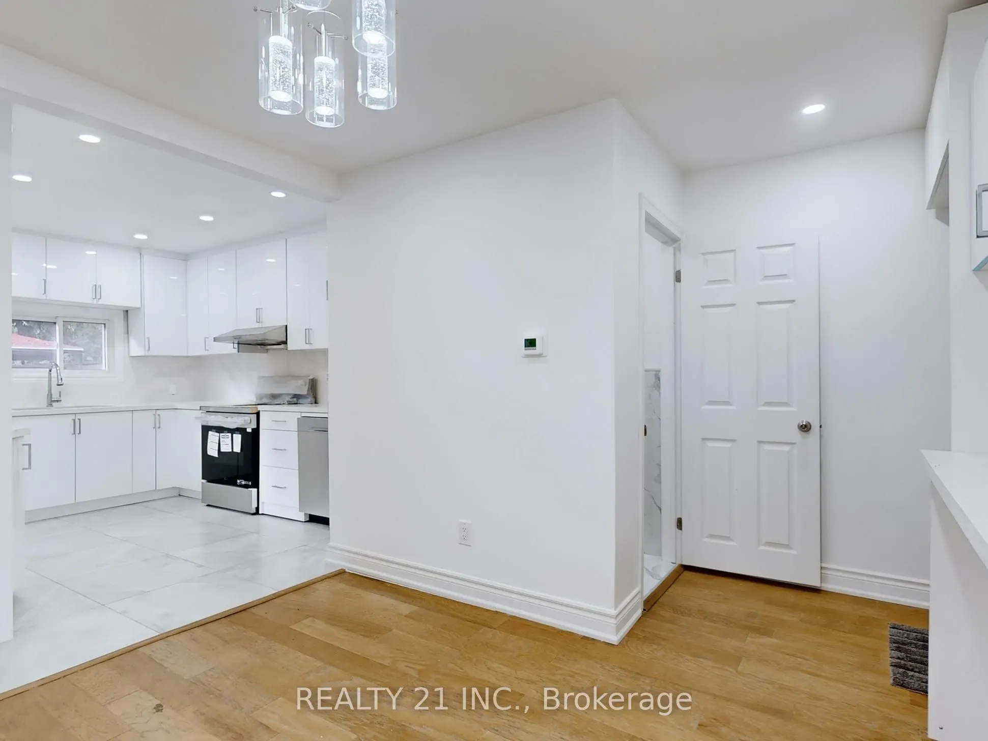 92 King Edward Ave Avenue