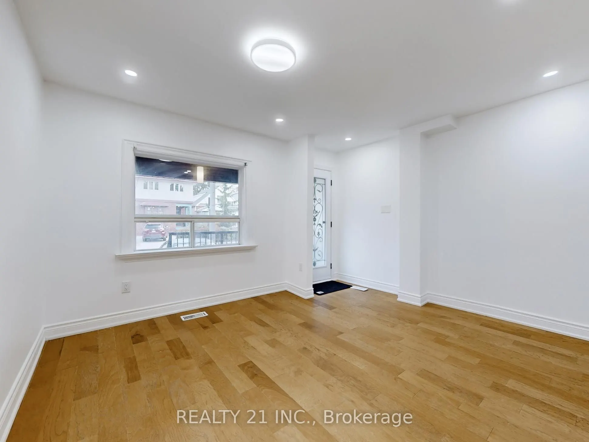 92 King Edward Ave Avenue