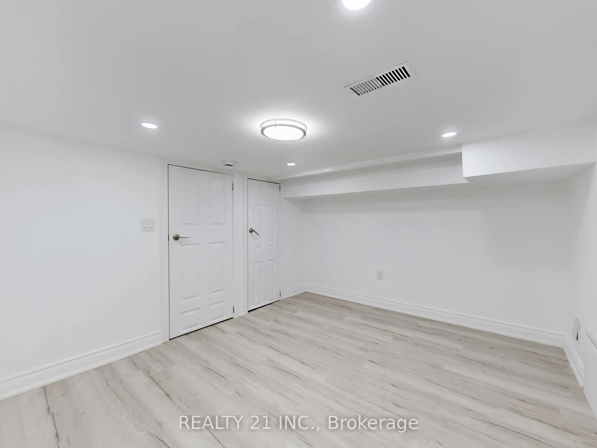 92 King Edward Ave Avenue