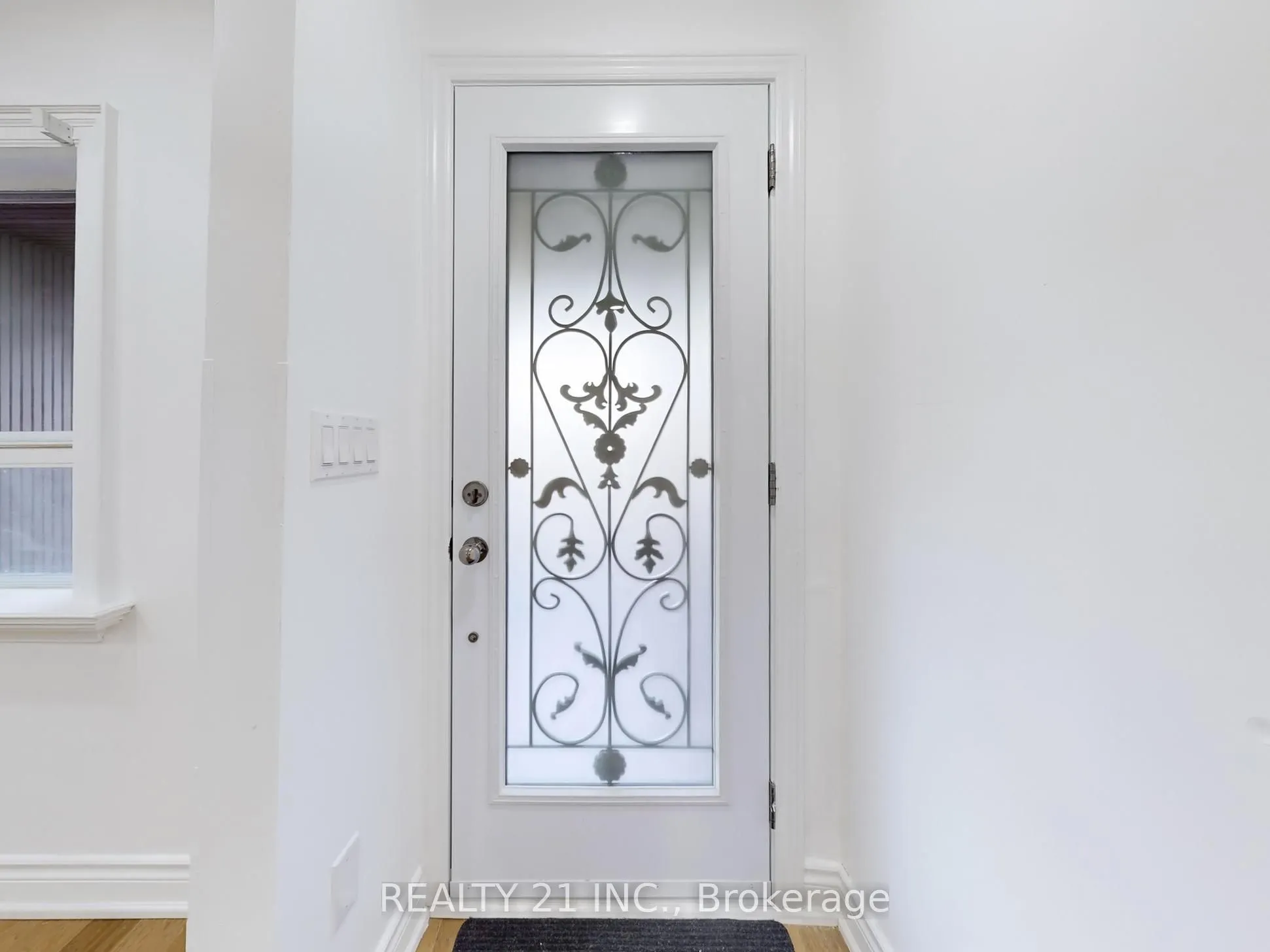 92 King Edward Ave Avenue