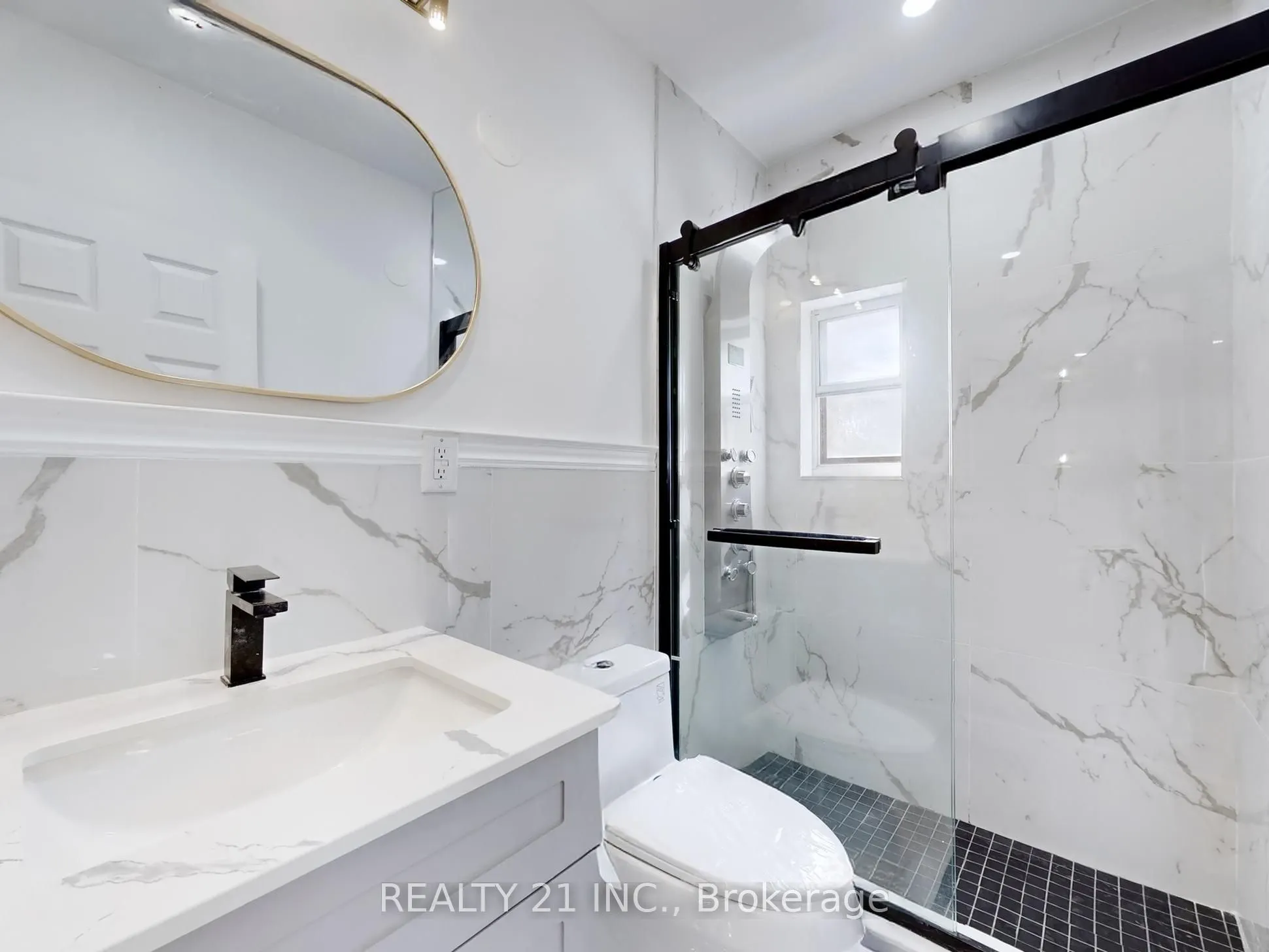 92 King Edward Ave Avenue