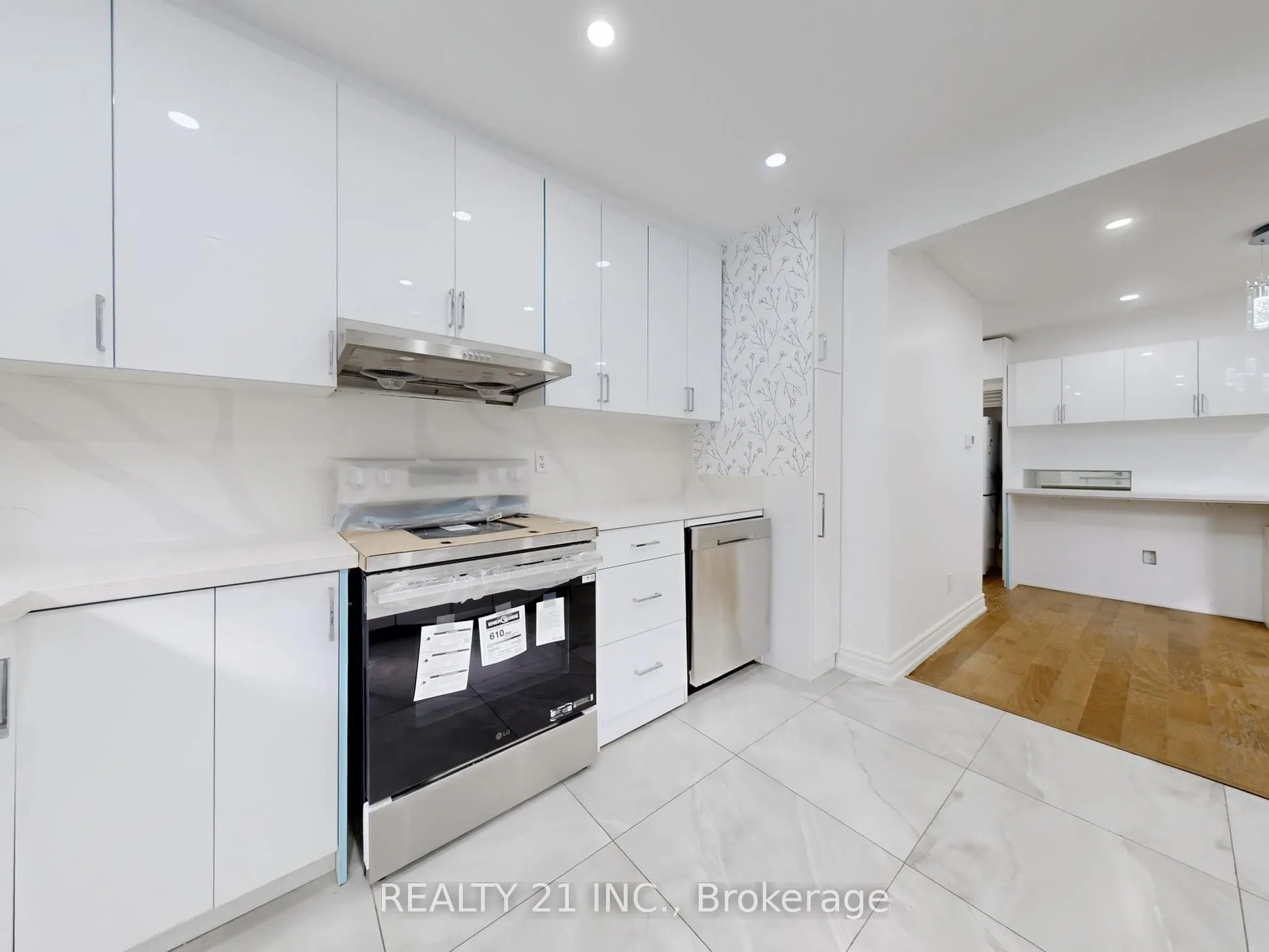 92 King Edward Ave Avenue