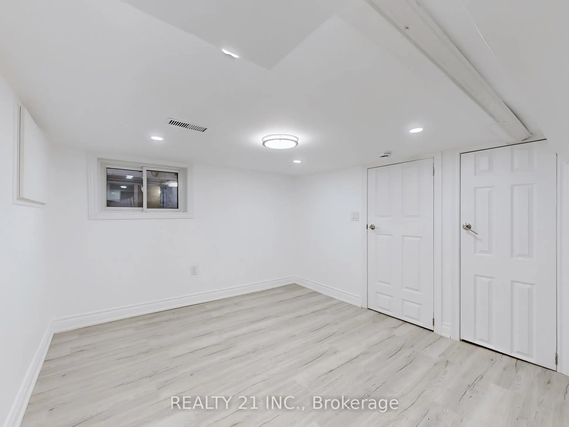 92 King Edward Ave Avenue