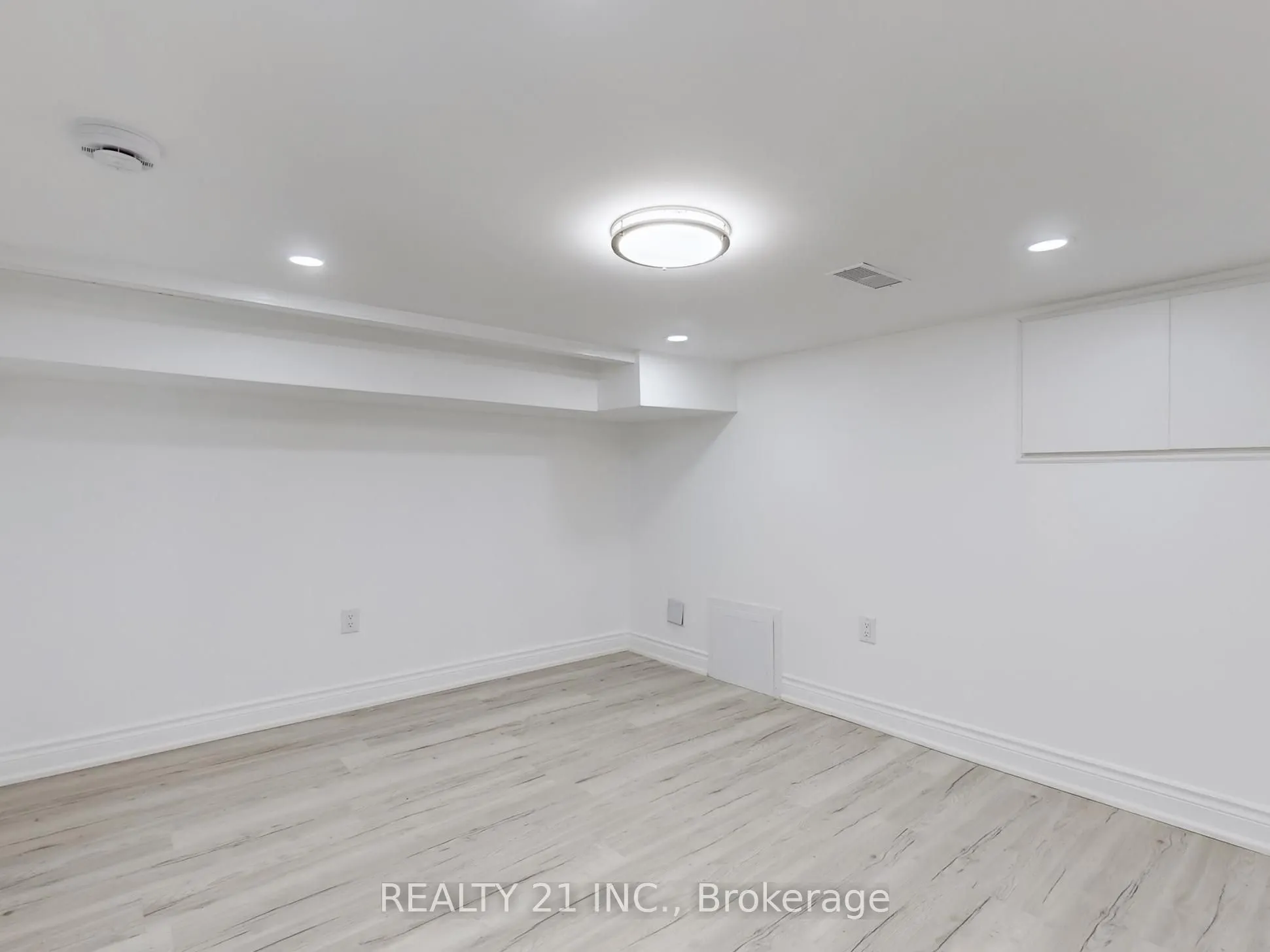 92 King Edward Ave Avenue