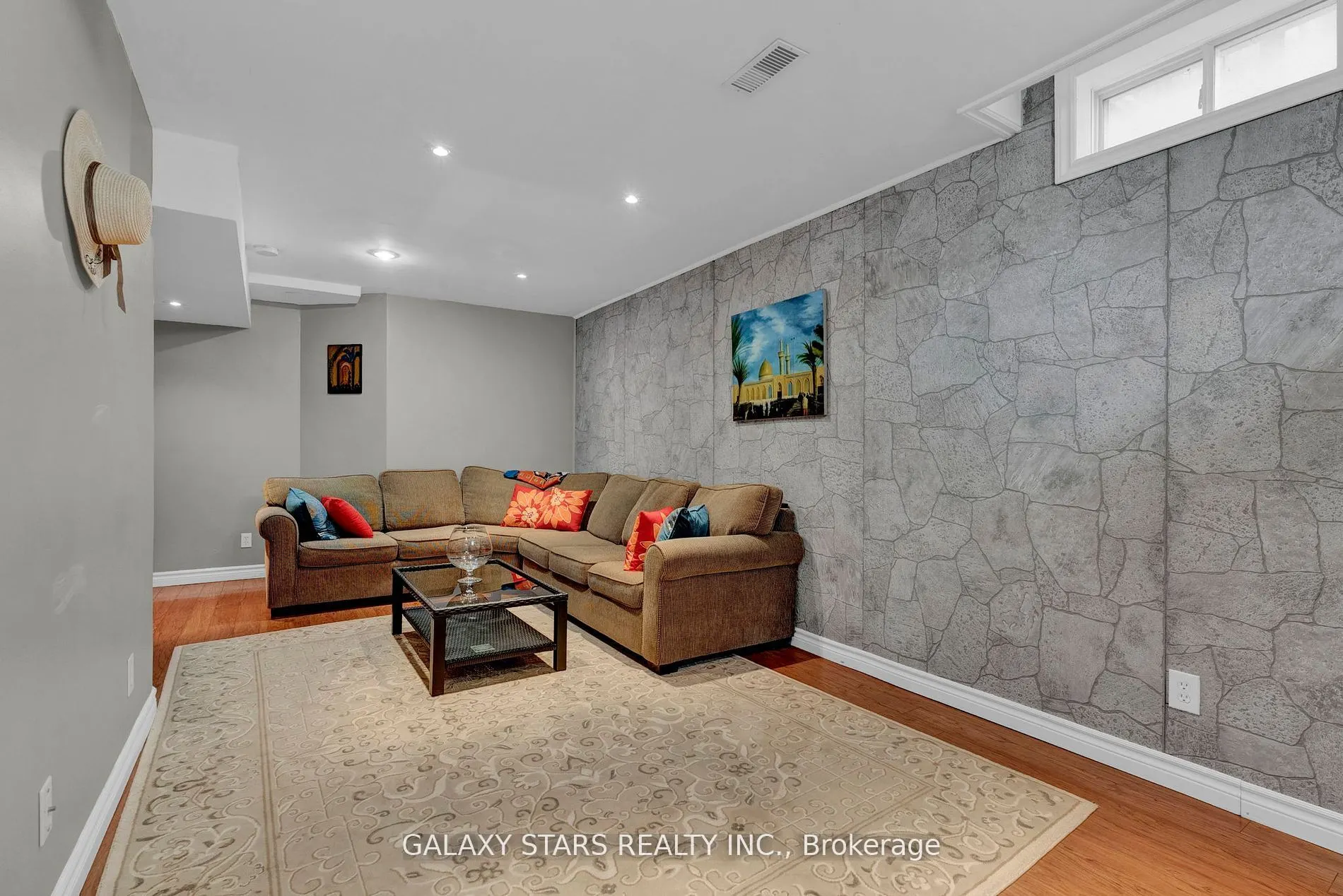 74 Northgrove Crescent