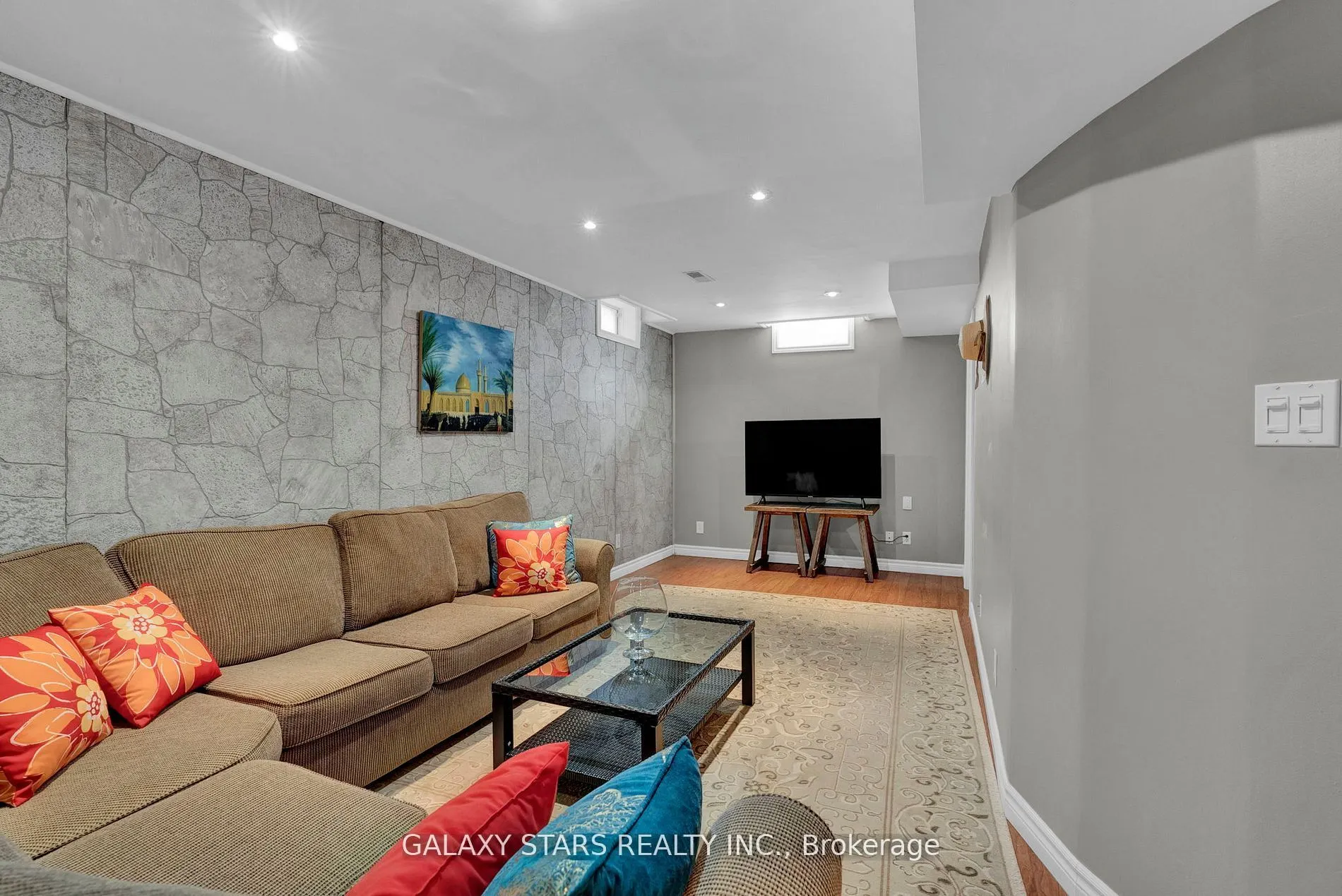 74 Northgrove Crescent