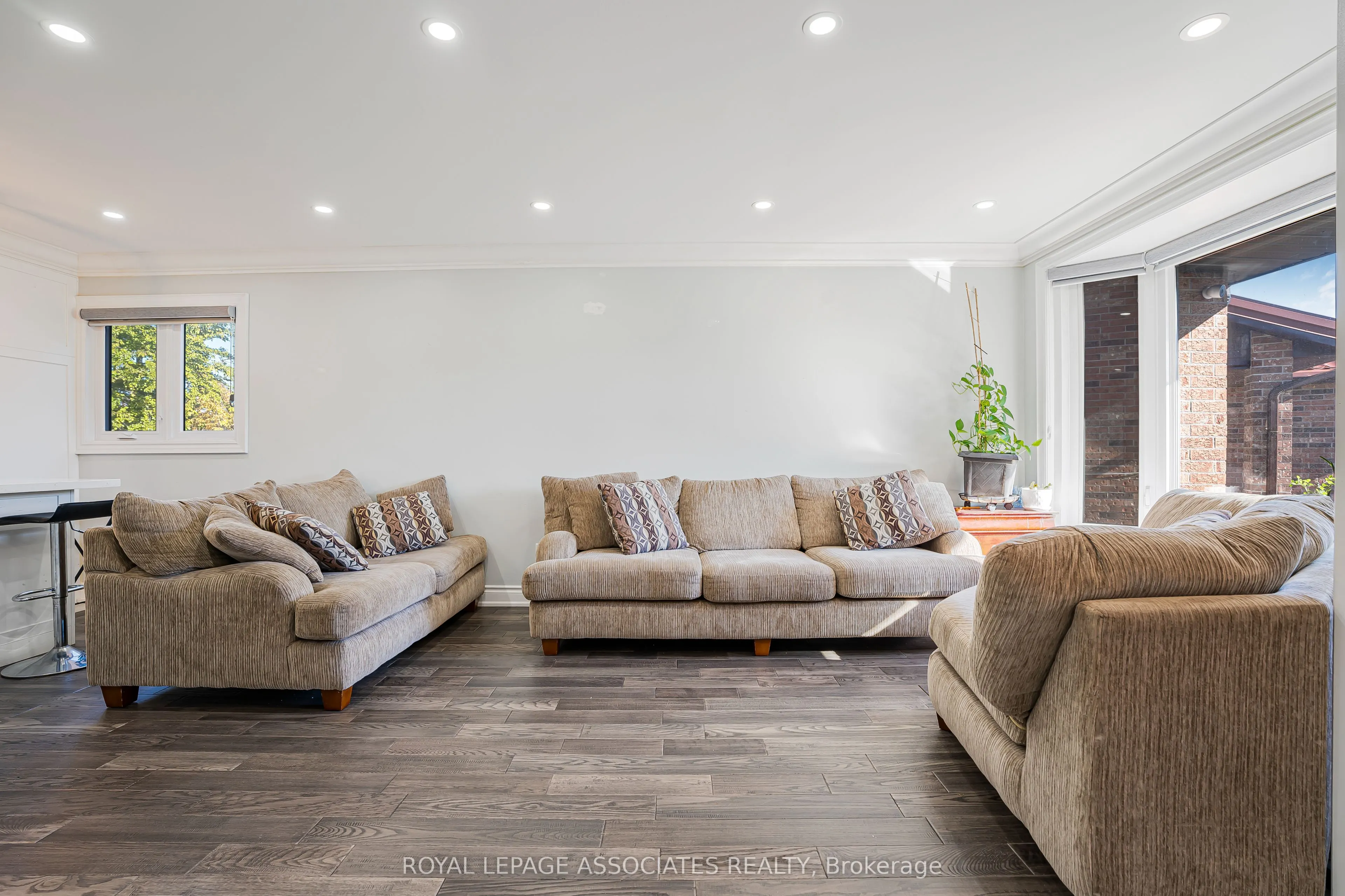 95 Carisbrooke Square