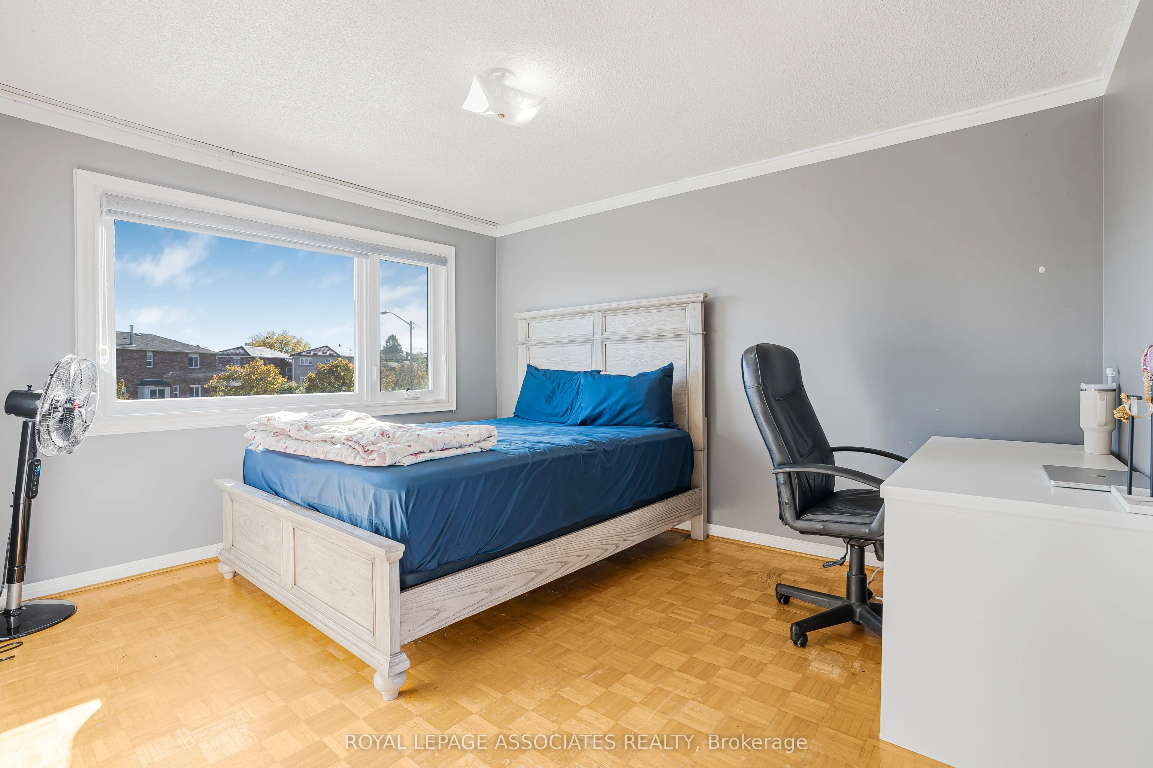 95 Carisbrooke Square