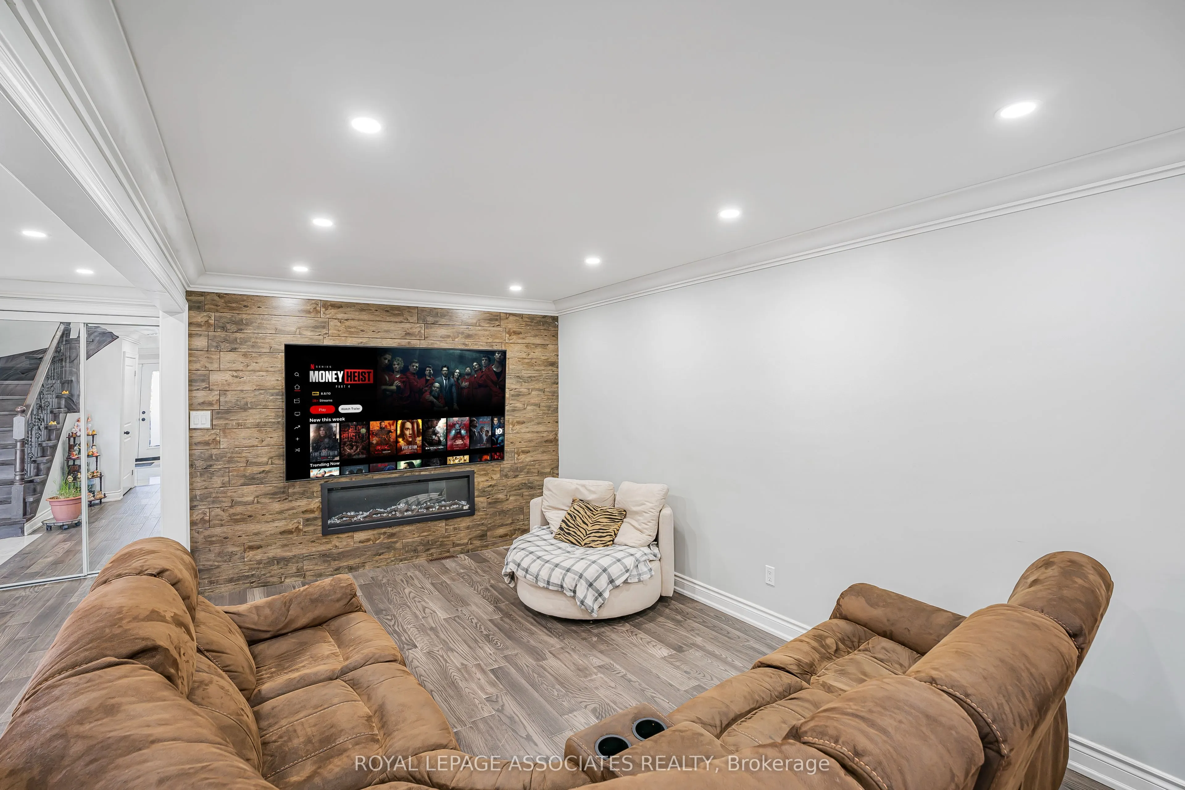 95 Carisbrooke Square