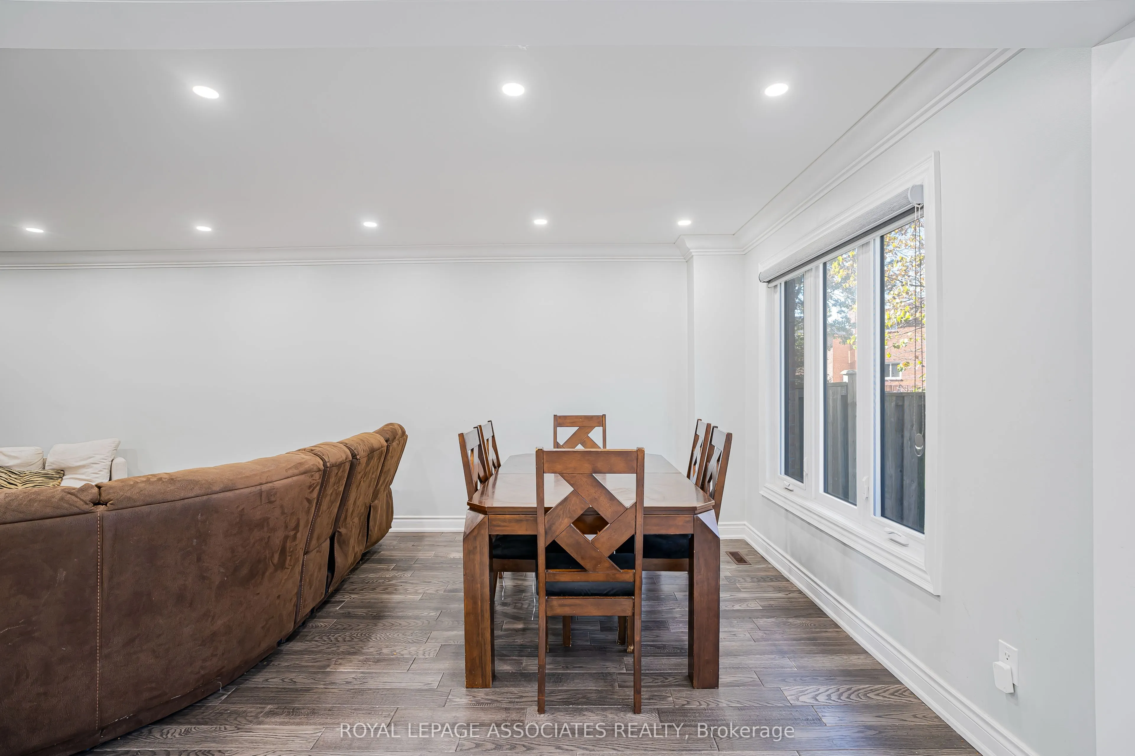 95 Carisbrooke Square