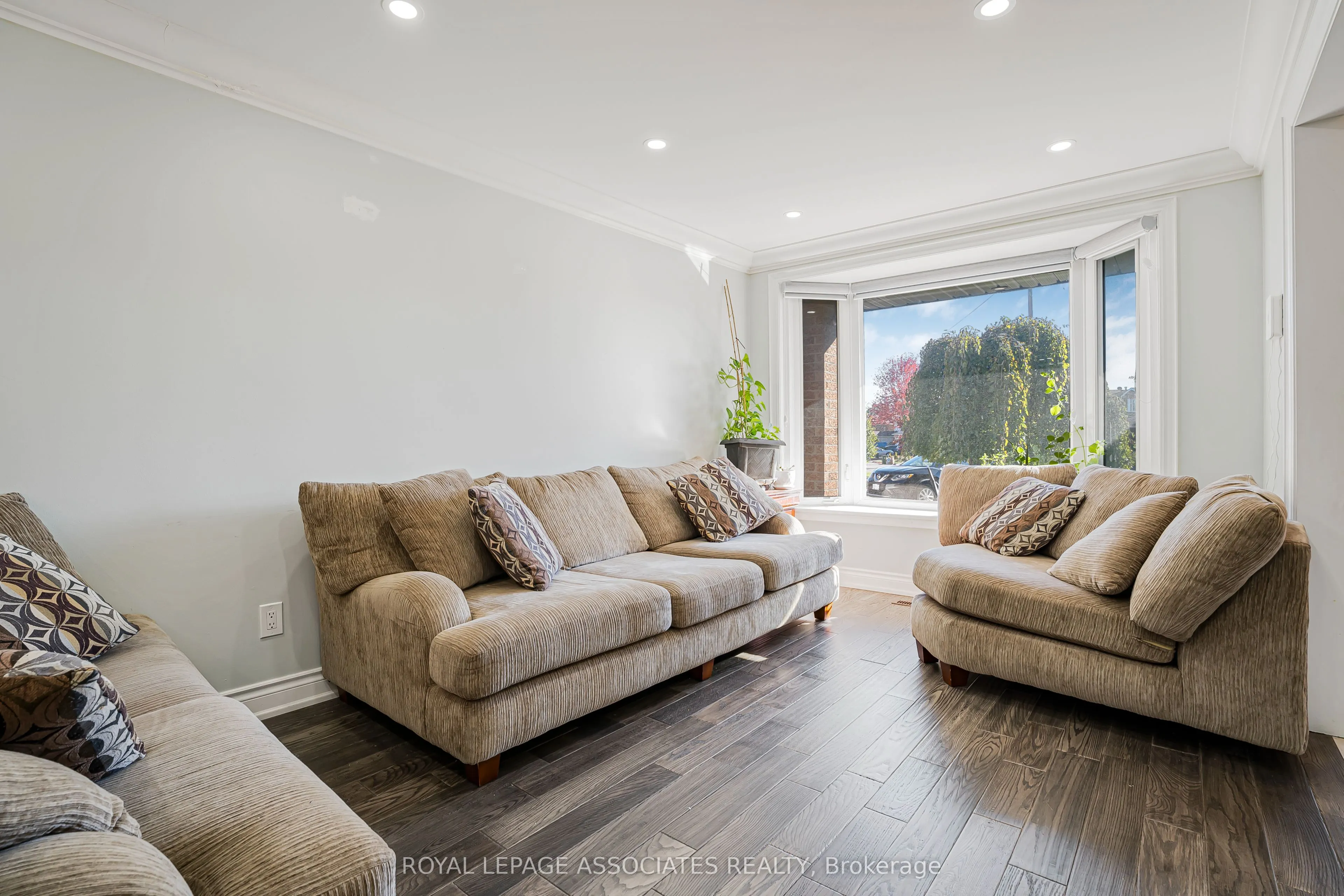 95 Carisbrooke Square