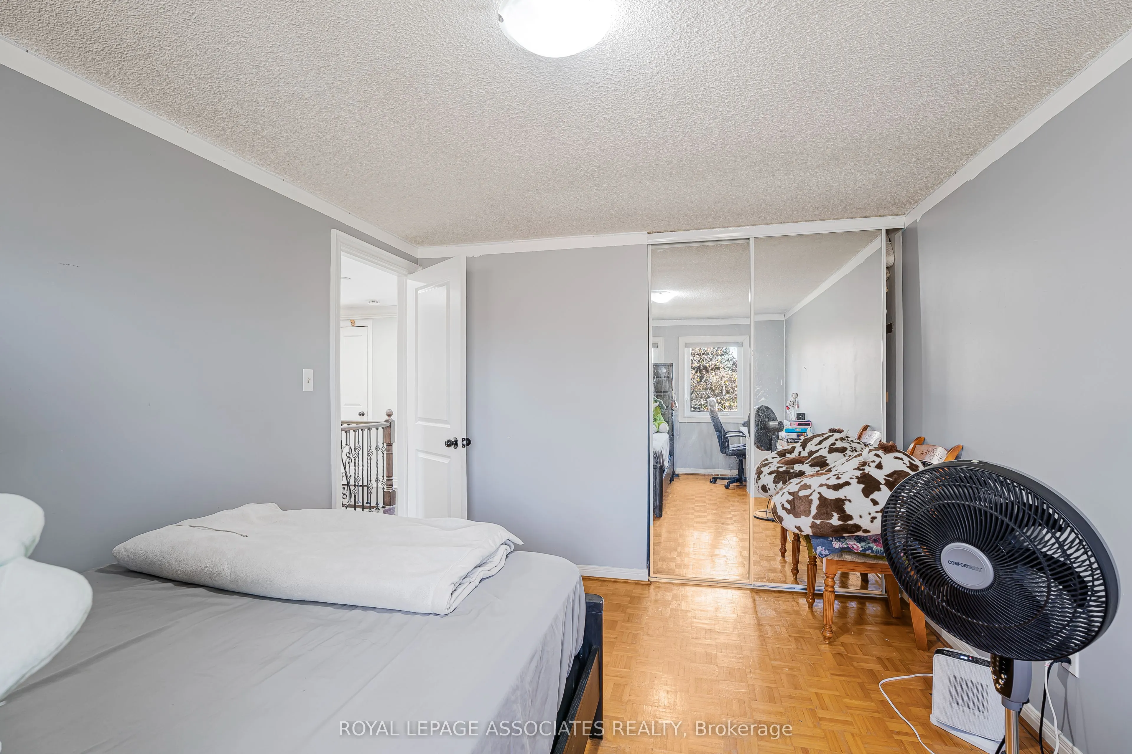 95 Carisbrooke Square