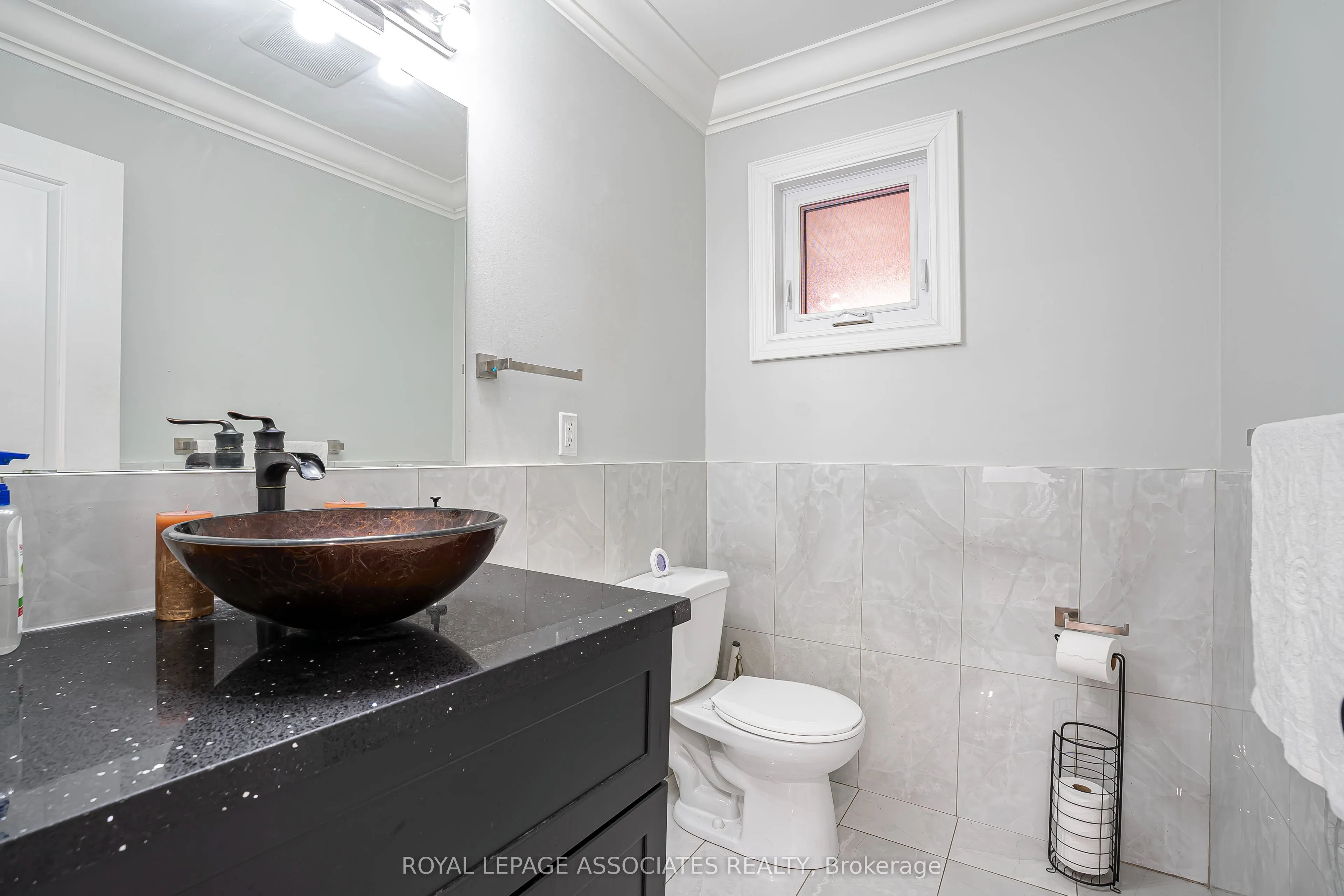 95 Carisbrooke Square