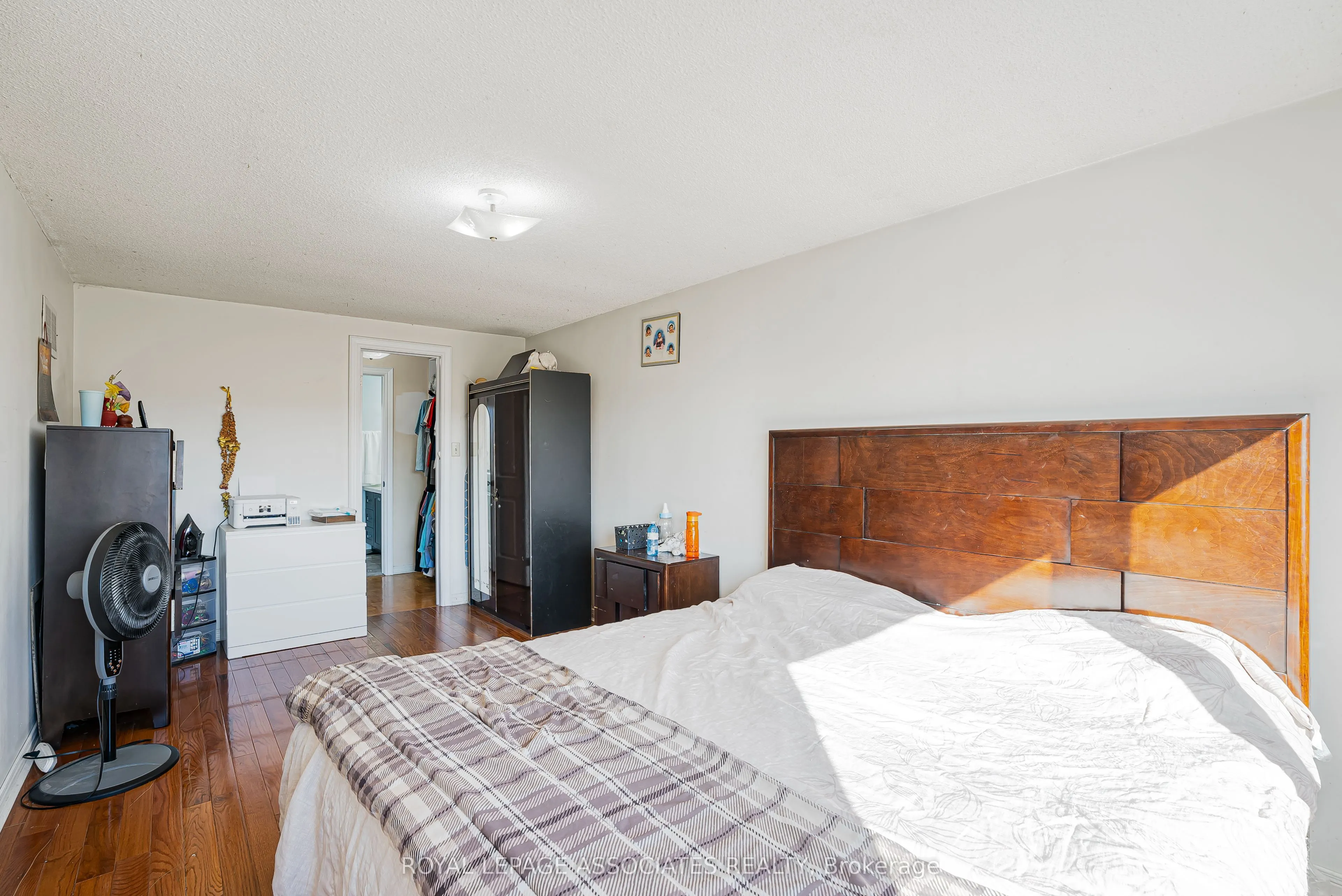 95 Carisbrooke Square