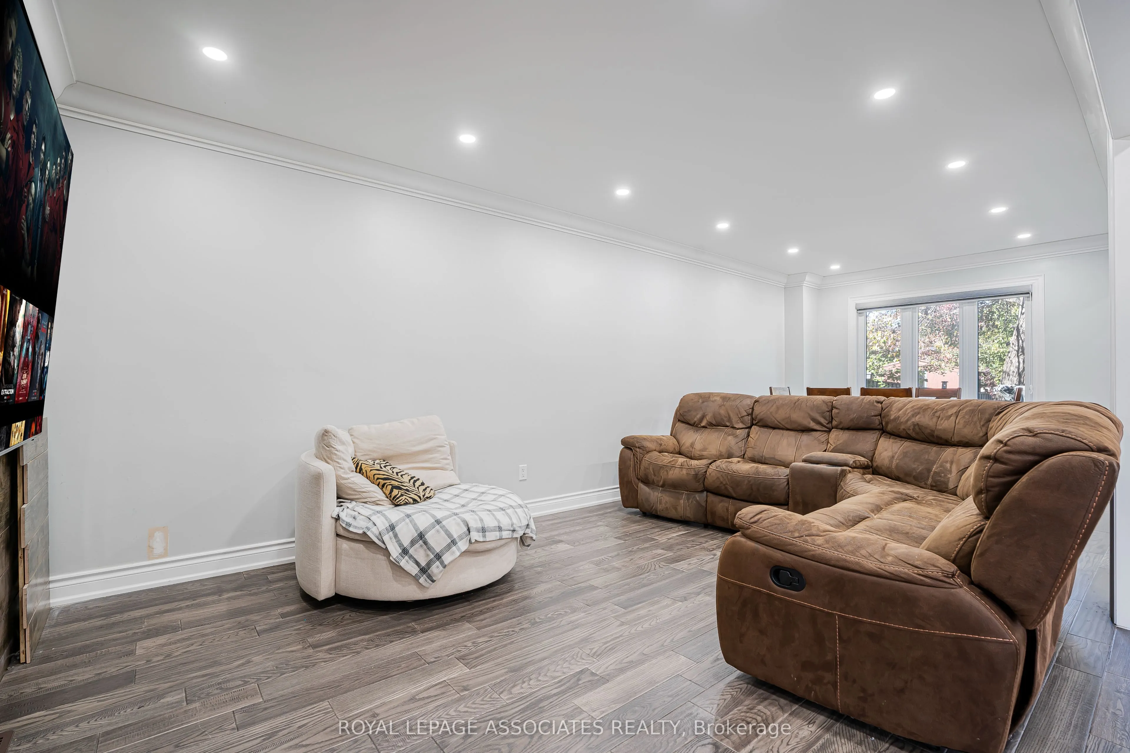 95 Carisbrooke Square