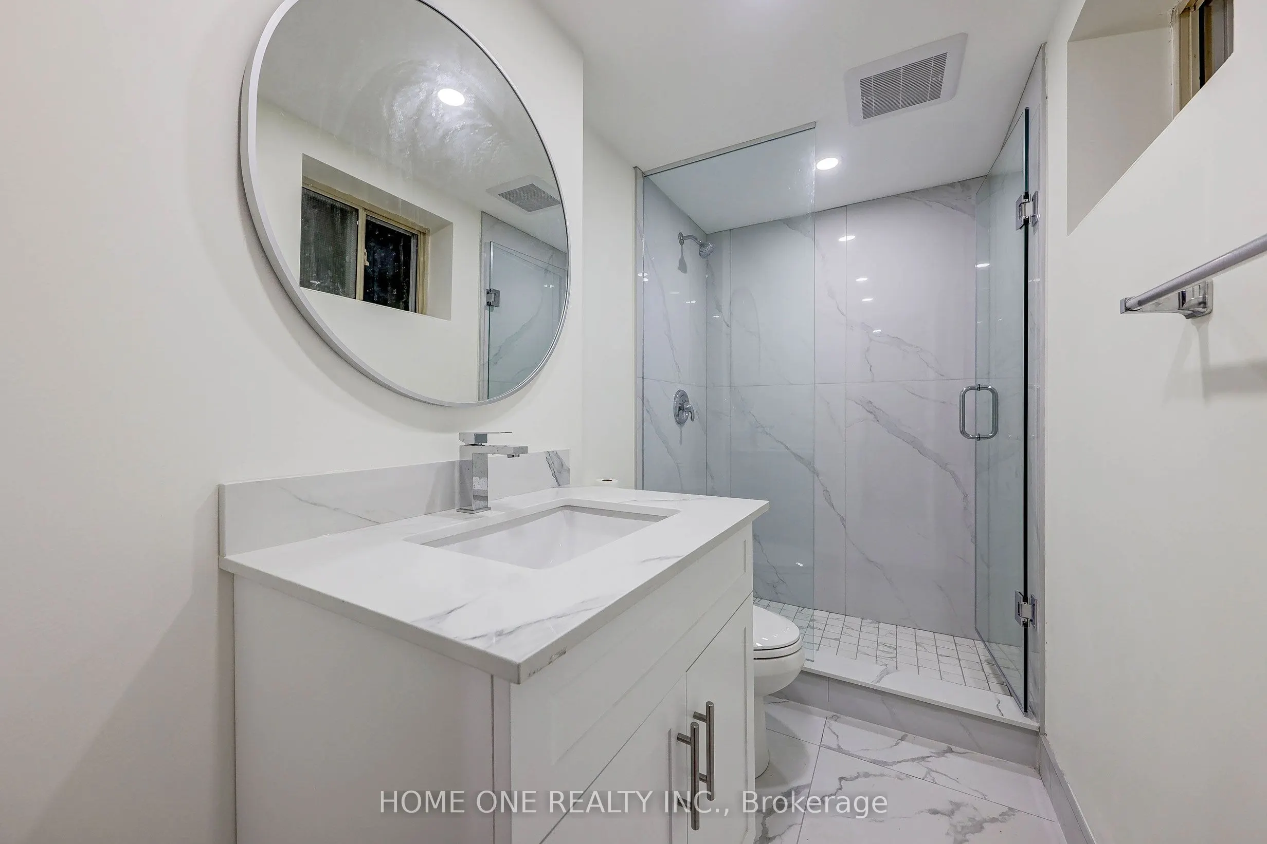 12 Lauralynn Crescent