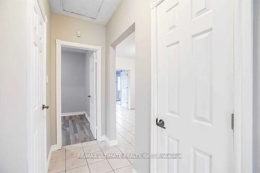 745 Coxwell Avenue, #Upper