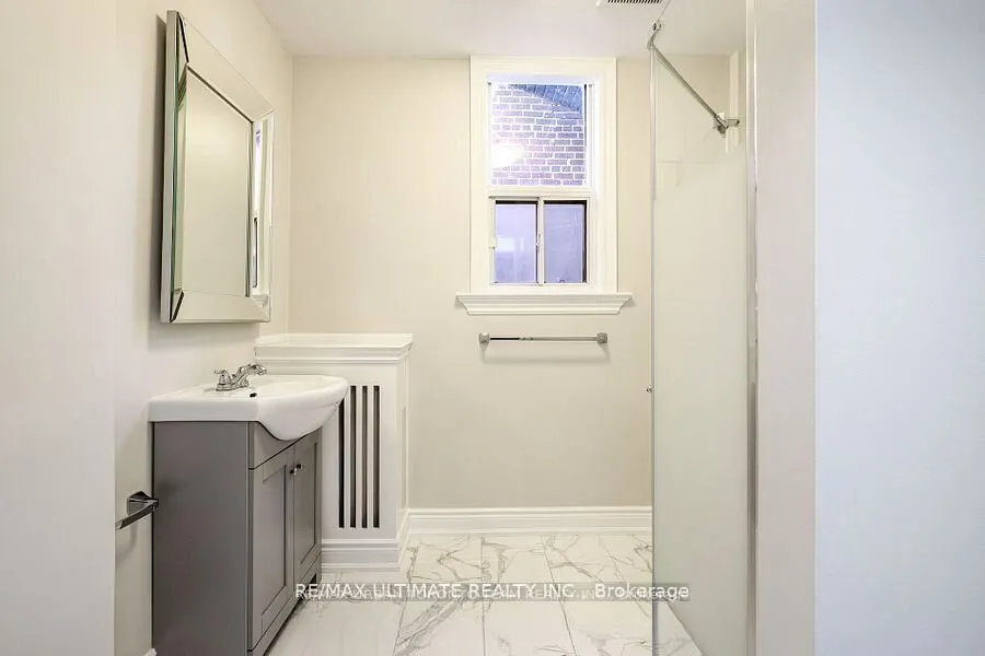 745 Coxwell Avenue, #Upper