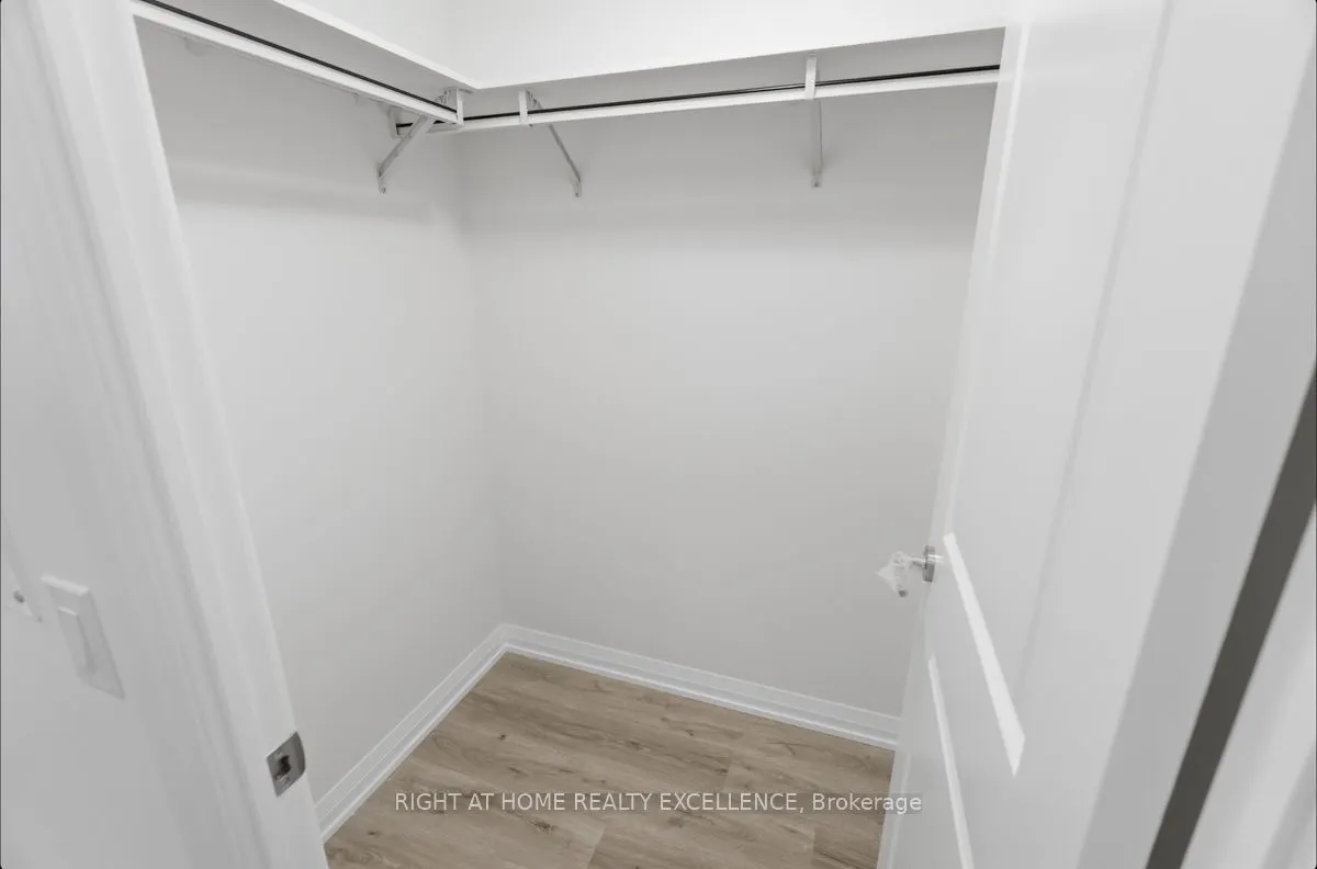 3260 SHEPPARD Avenue E, #804