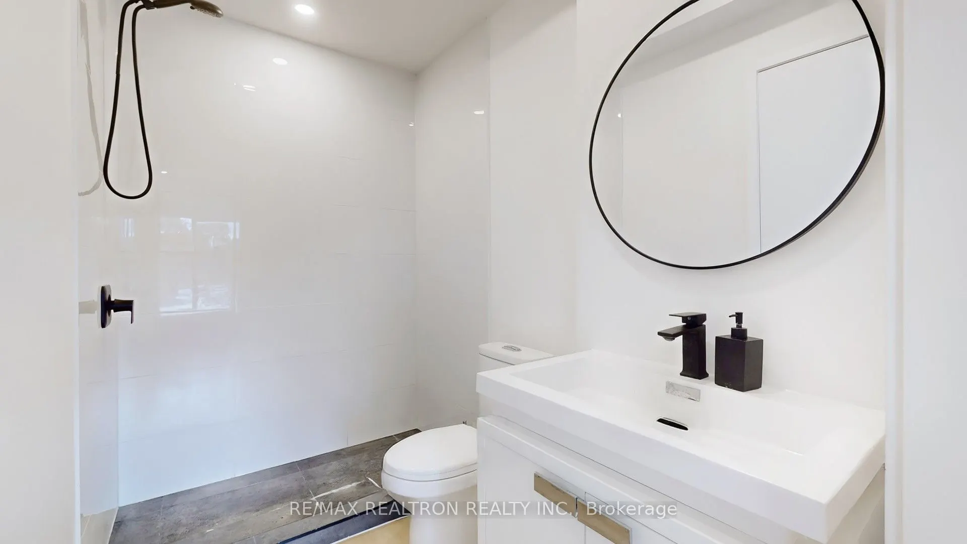 61 Orchard Park Drive, #403