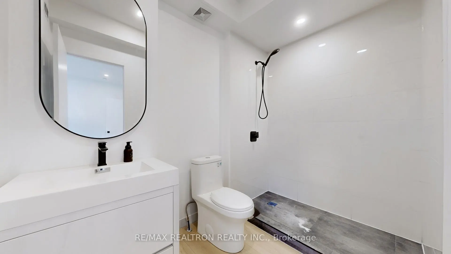 61 Orchard Park Drive, #403