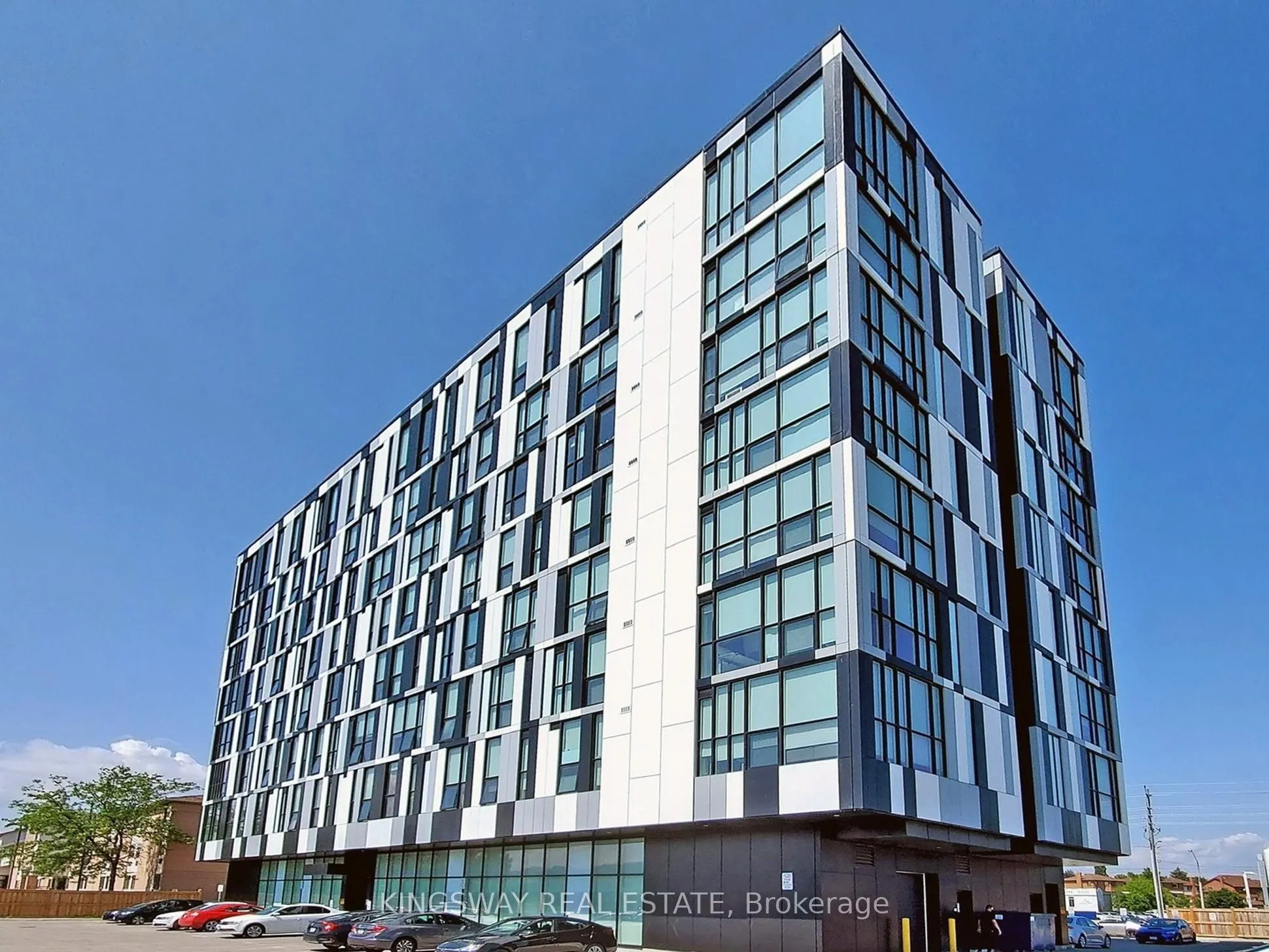 1900 Simcoe Street N, #631