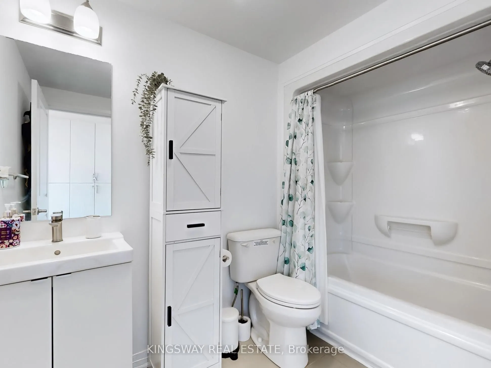 1900 Simcoe Street N, #631