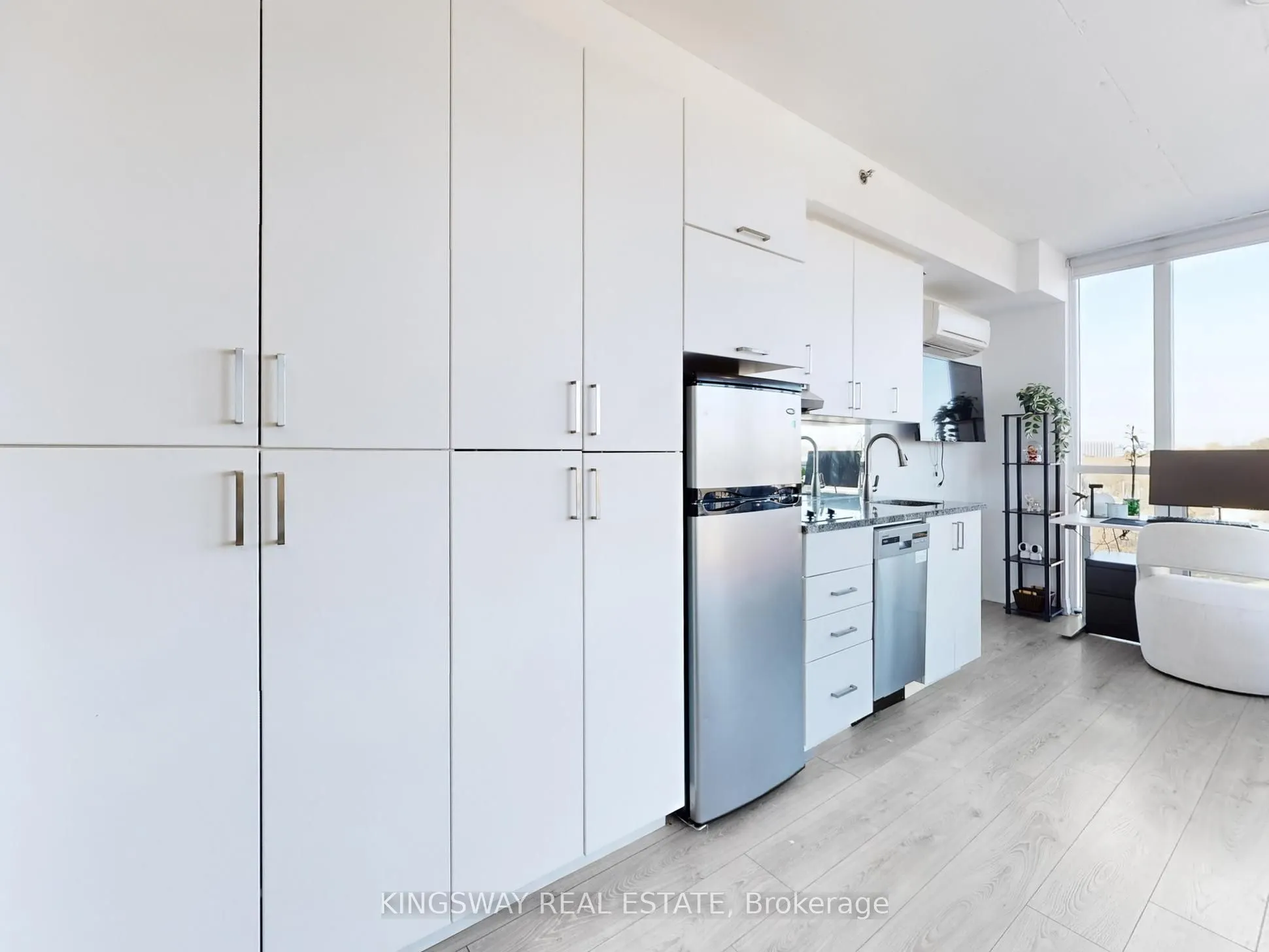 1900 Simcoe Street N, #631