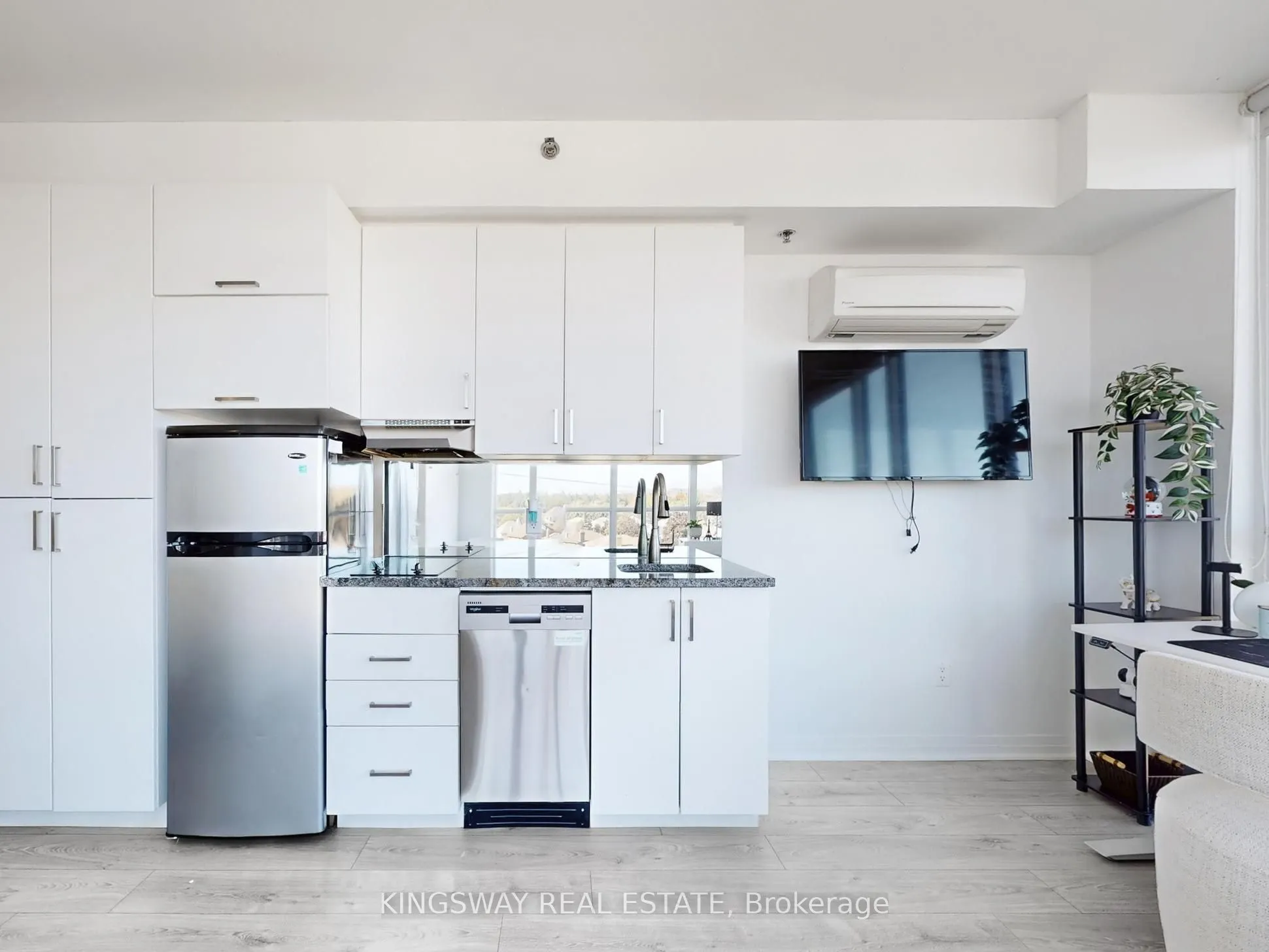 1900 Simcoe Street N, #631