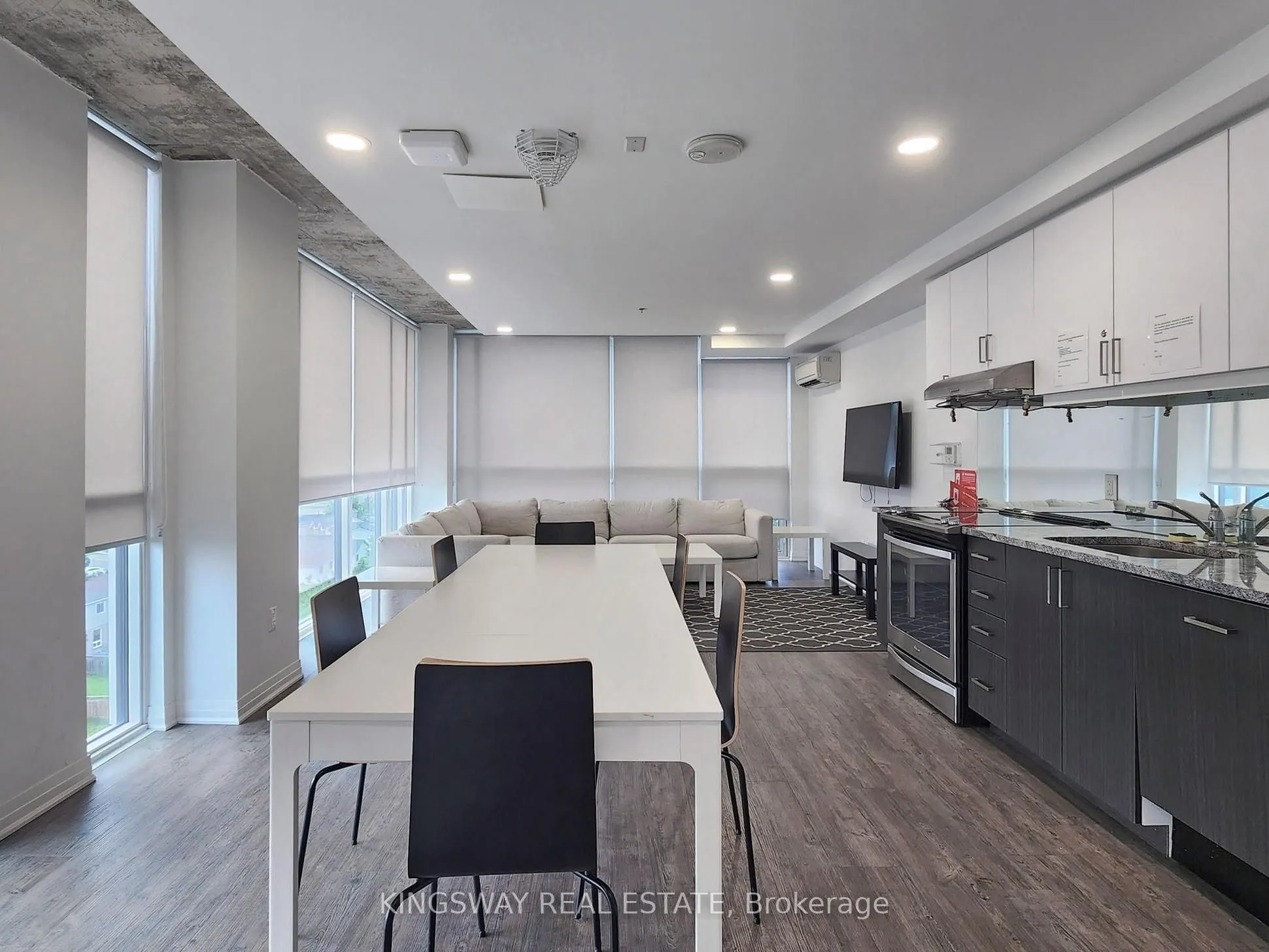 1900 Simcoe Street N, #631