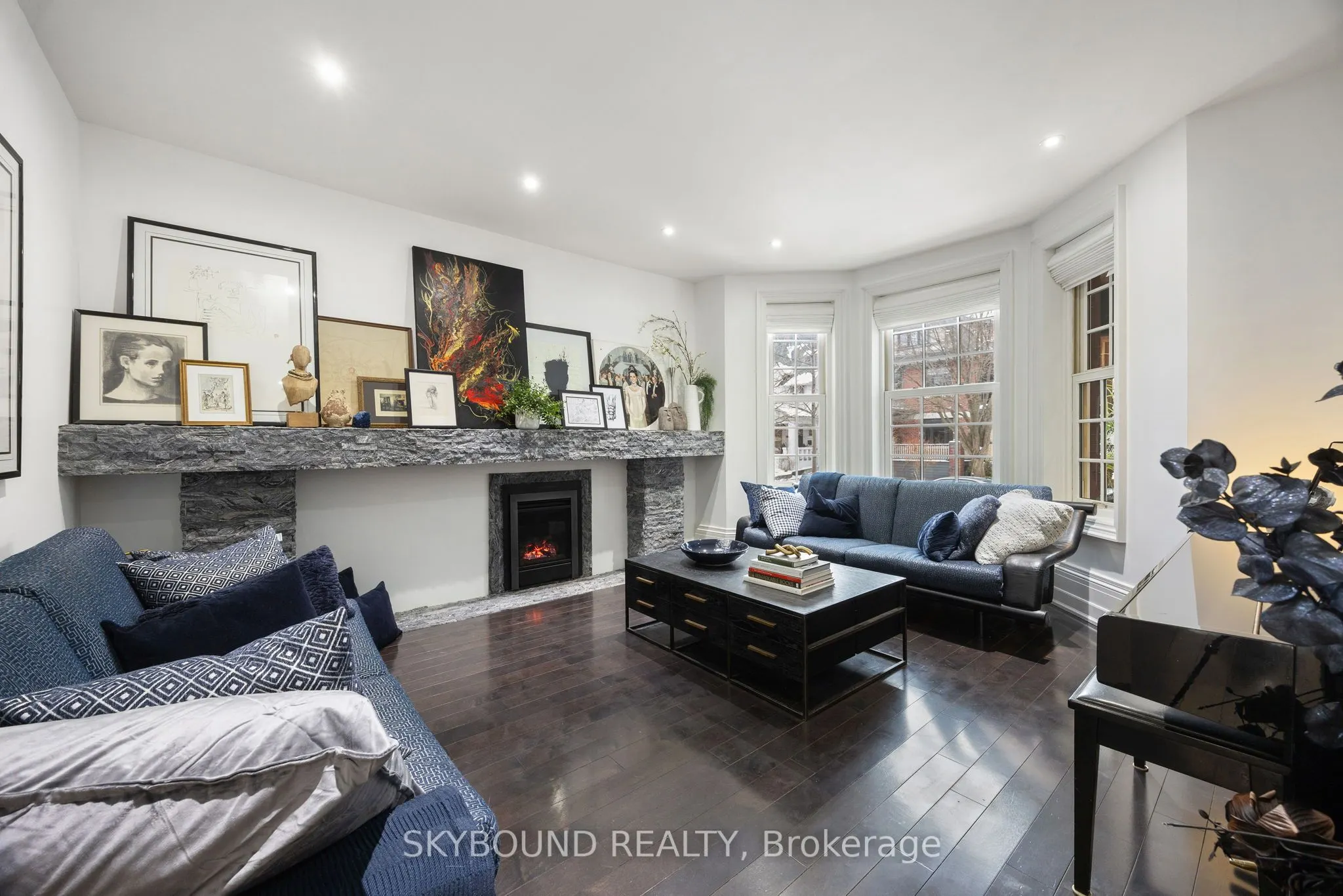 20 Fairview Boulevard